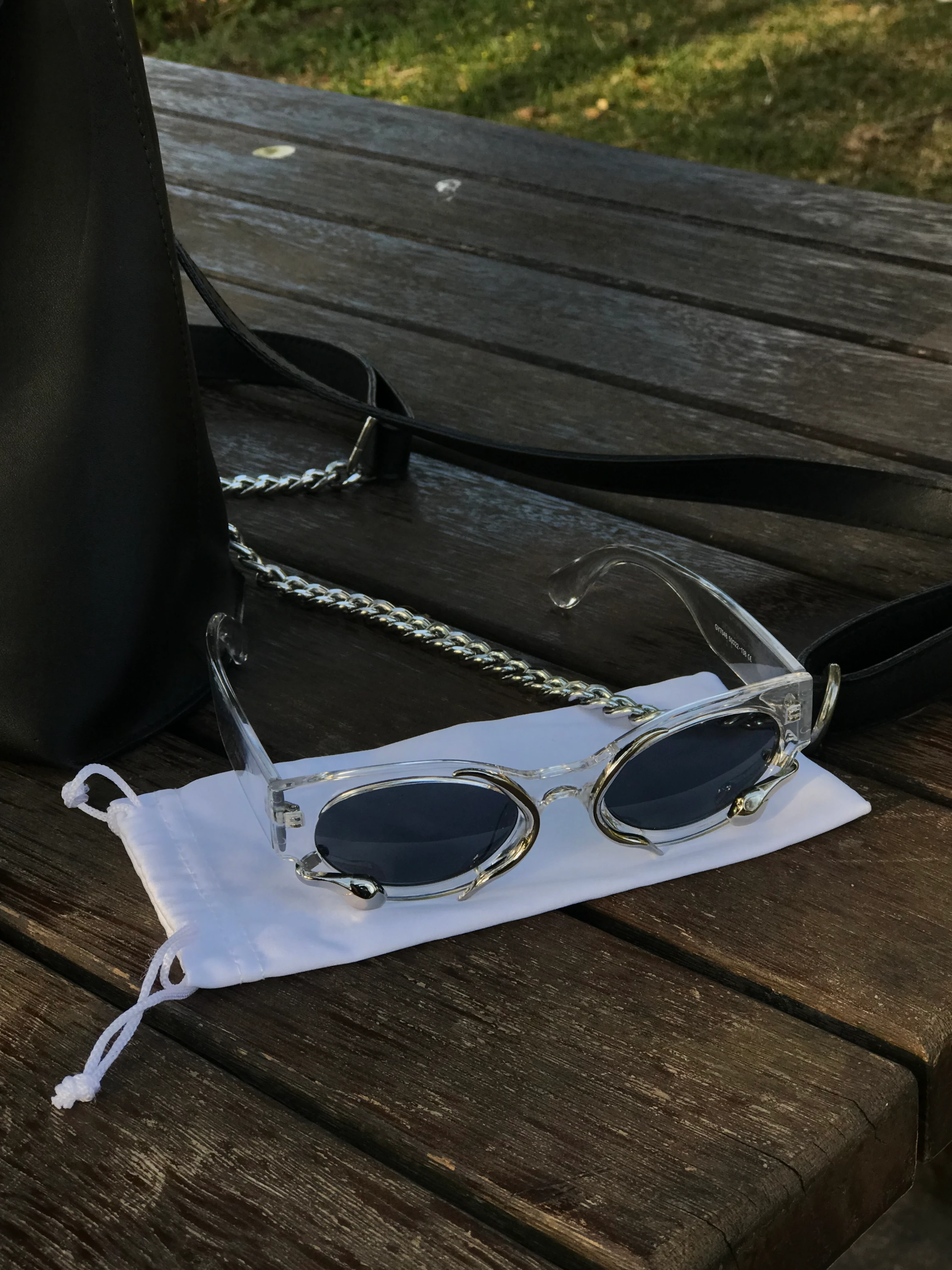 Naja Yılan Detaylı Şeffaf Gözlük