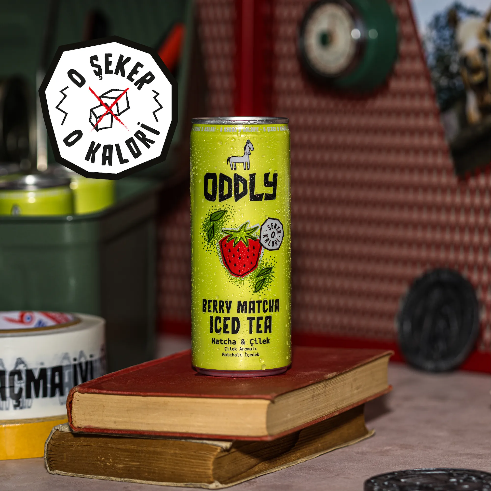 ODDLY BERRY MATCHA SOĞUK ÇAY KUTU ÇİLEK MATCHA - 0 ŞEKER & 0 KALORİ 250 ML X 12 ADET