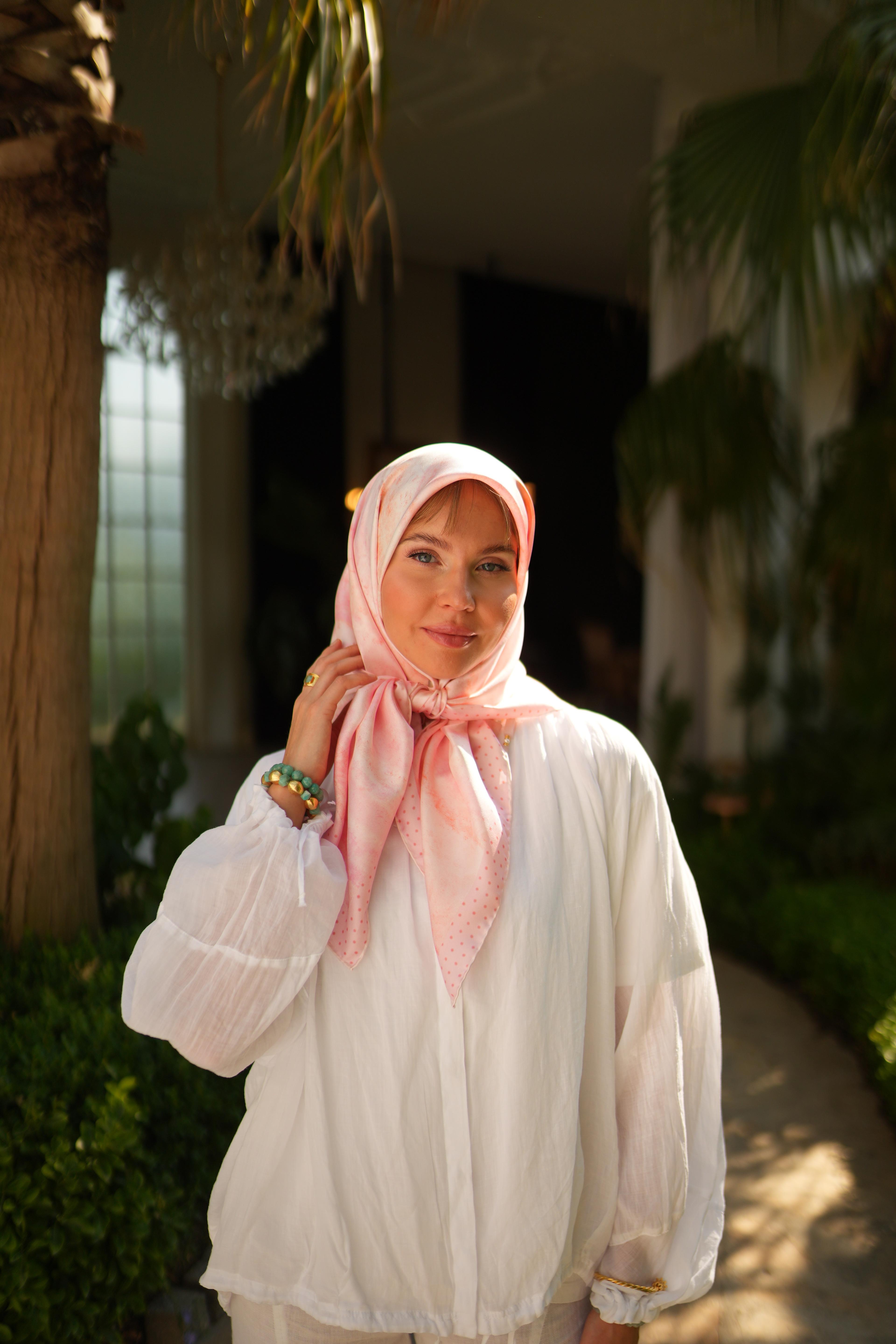 Sade Pembe Eşarp