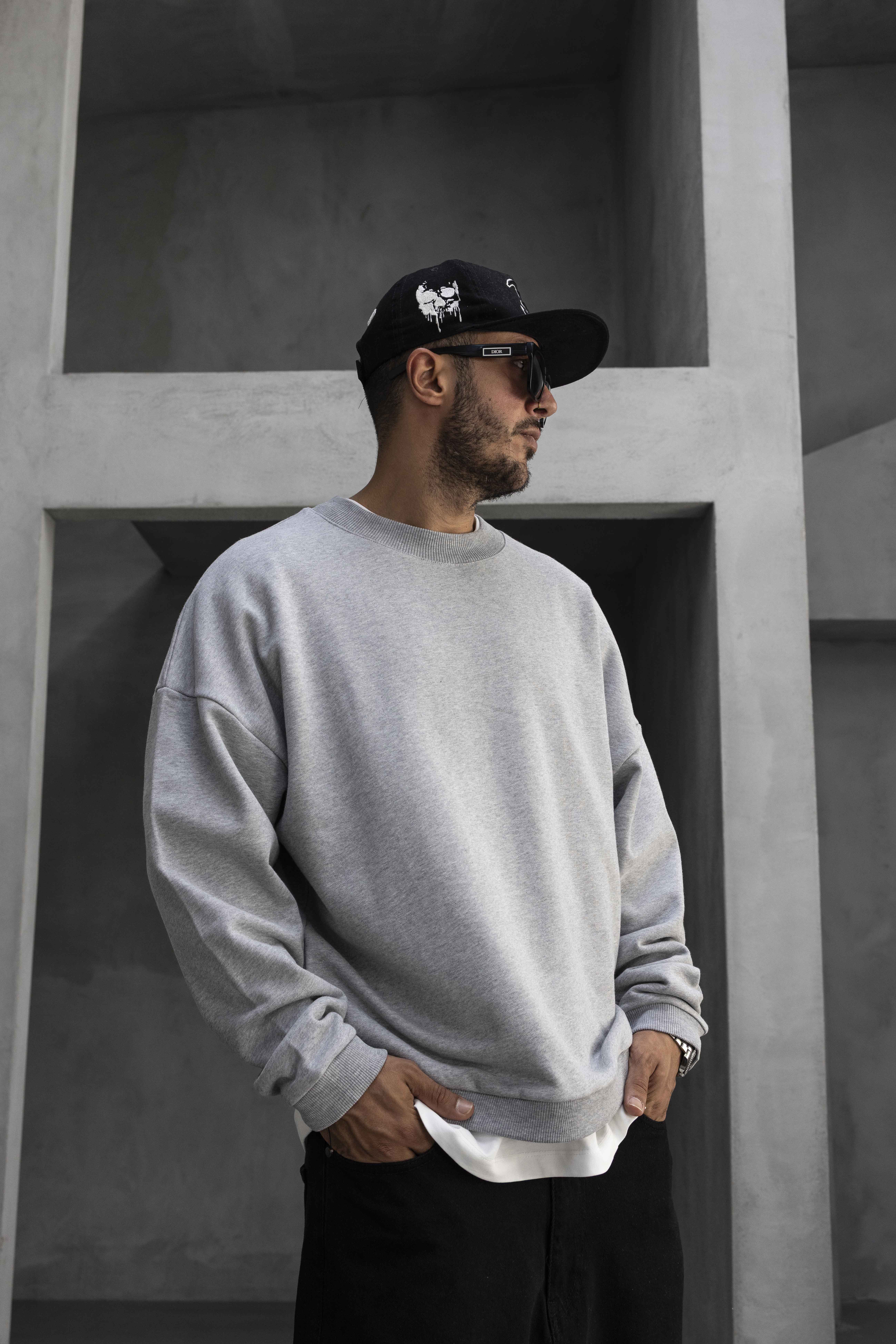 Black Island Oversized Basic Sweatshirt