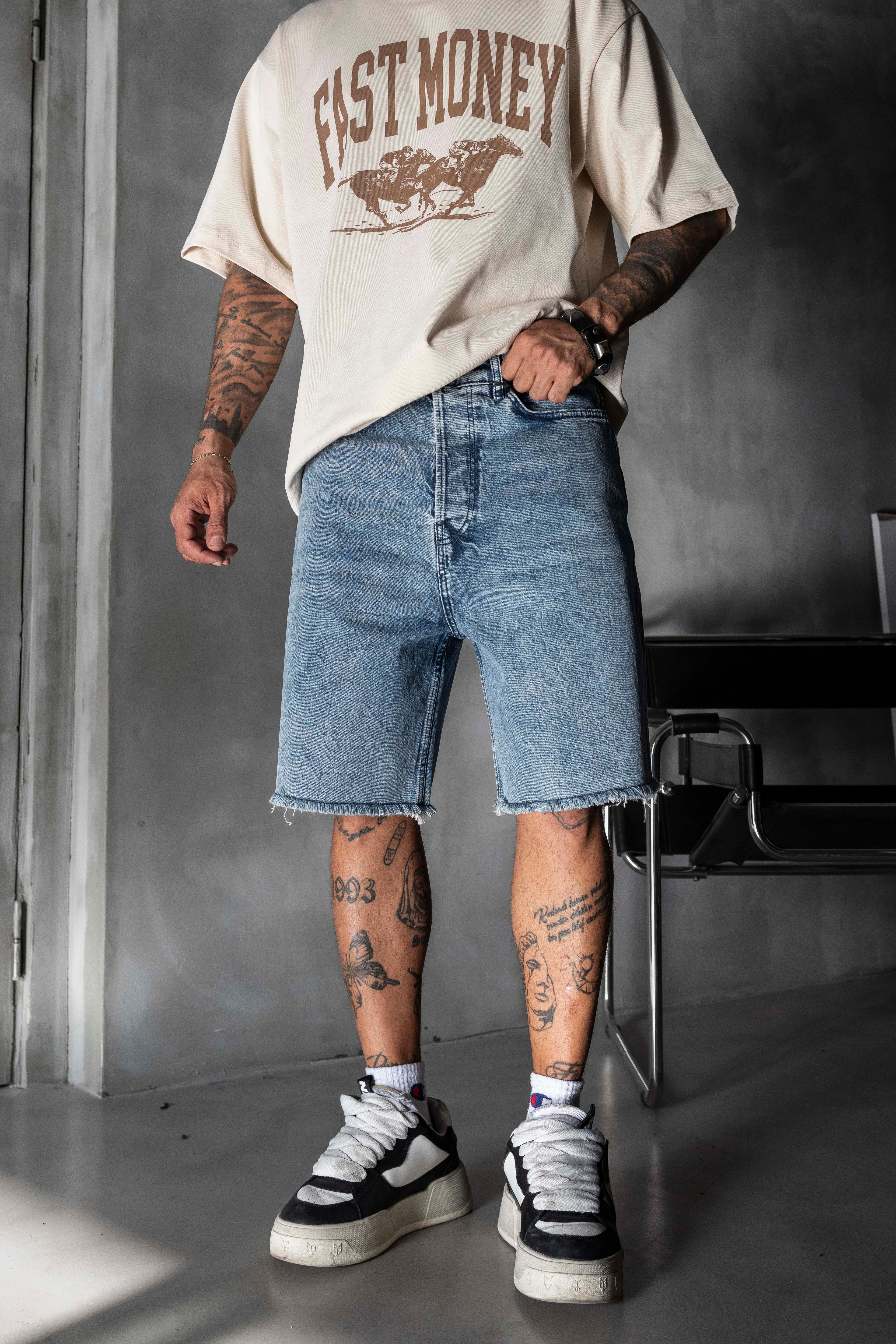 Açık Mavi Yıkamalı Ham Paça Denim Şort