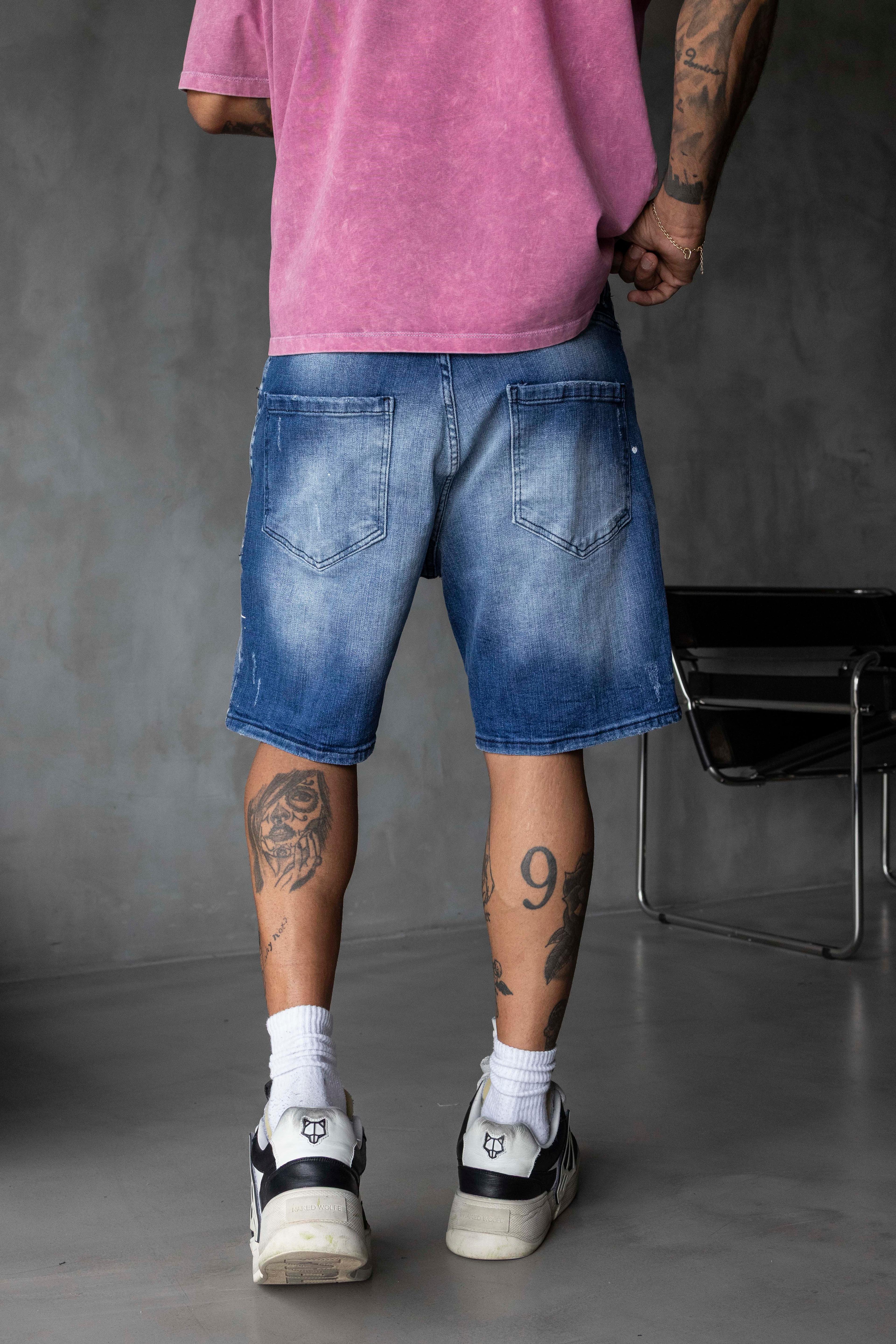 Mavi Yırtık ve Boya Efektli Denim Şort
