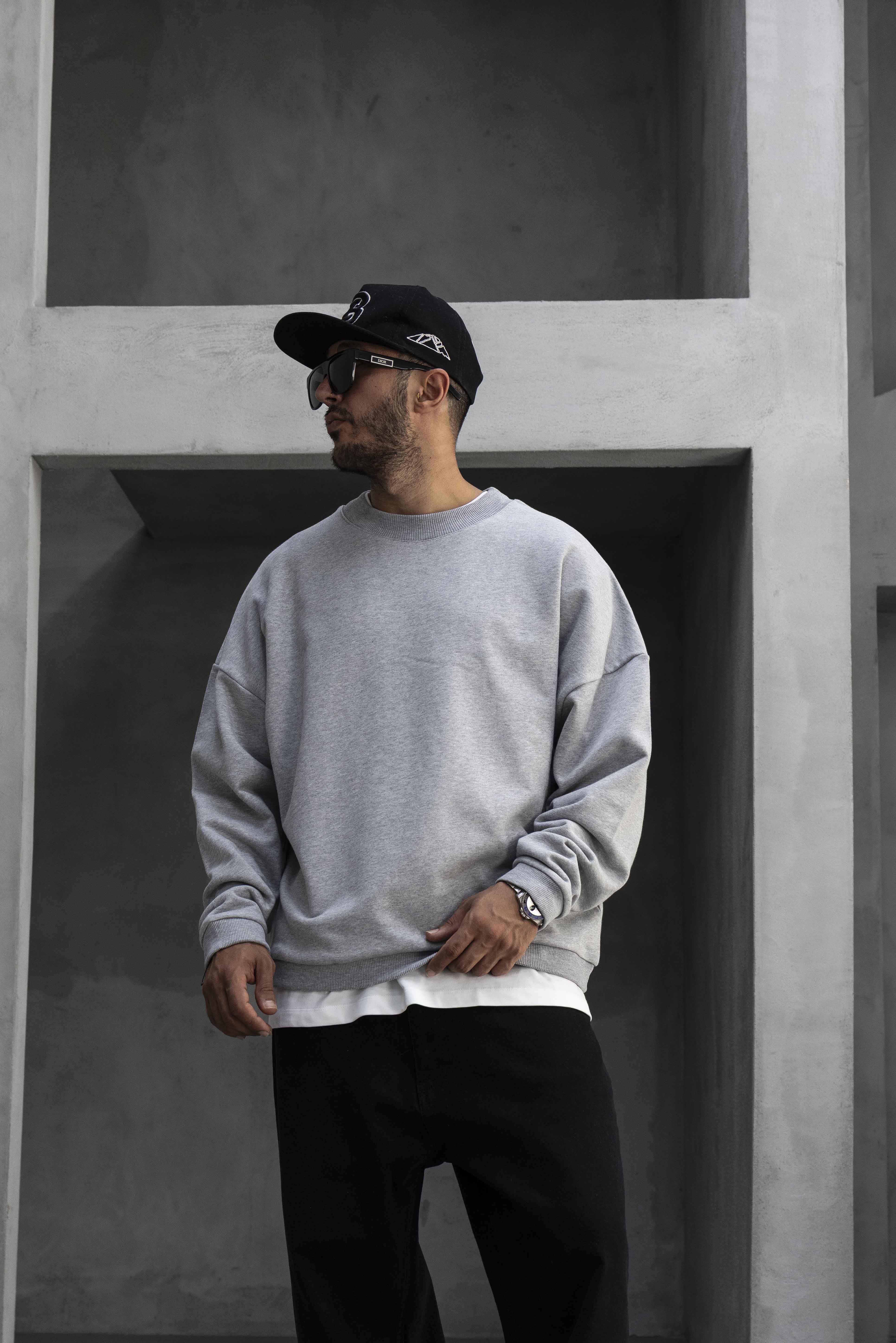 Black Island Oversized Basic Sweatshirt