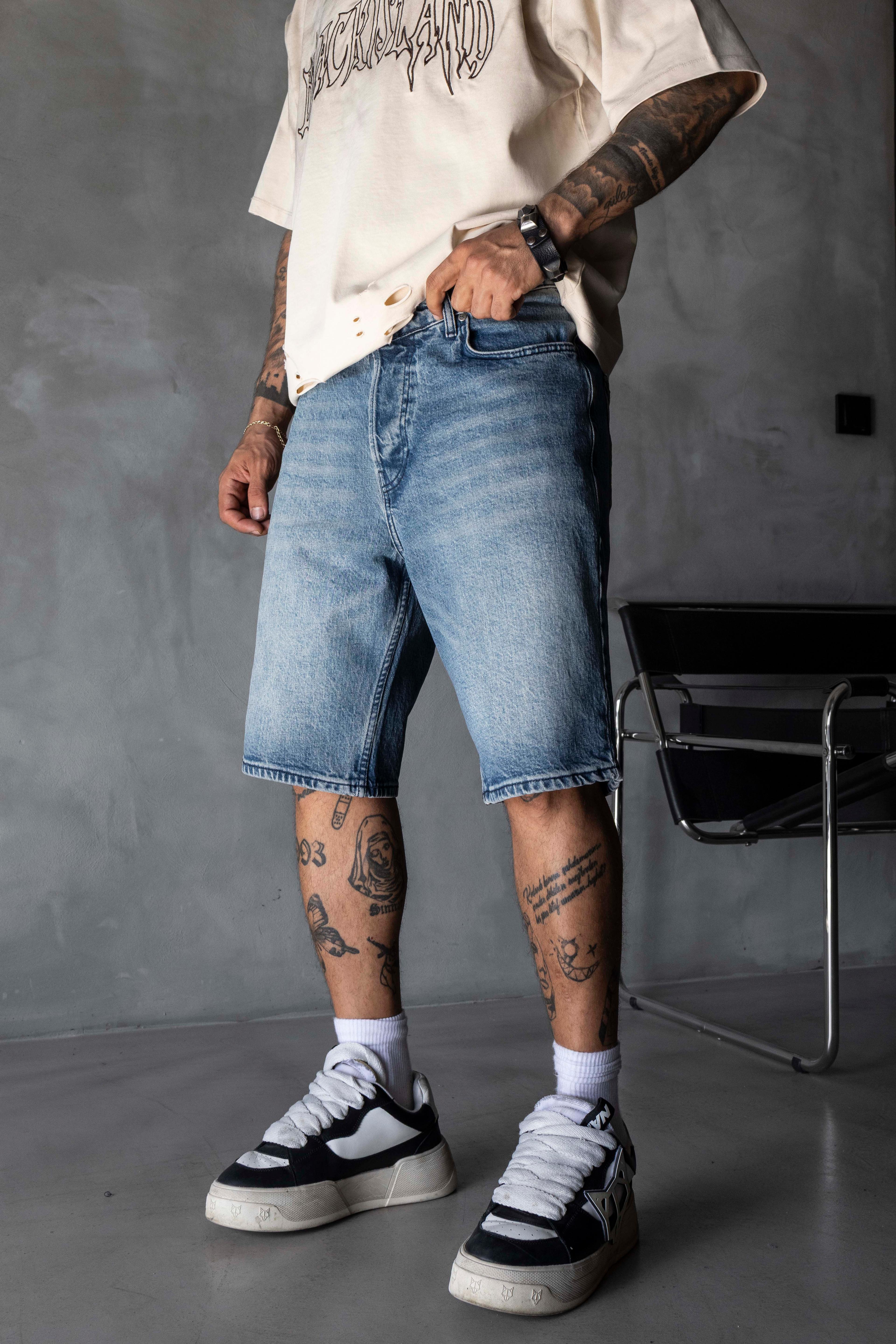 Mavi Yıkamalı Klasik Denim Şort