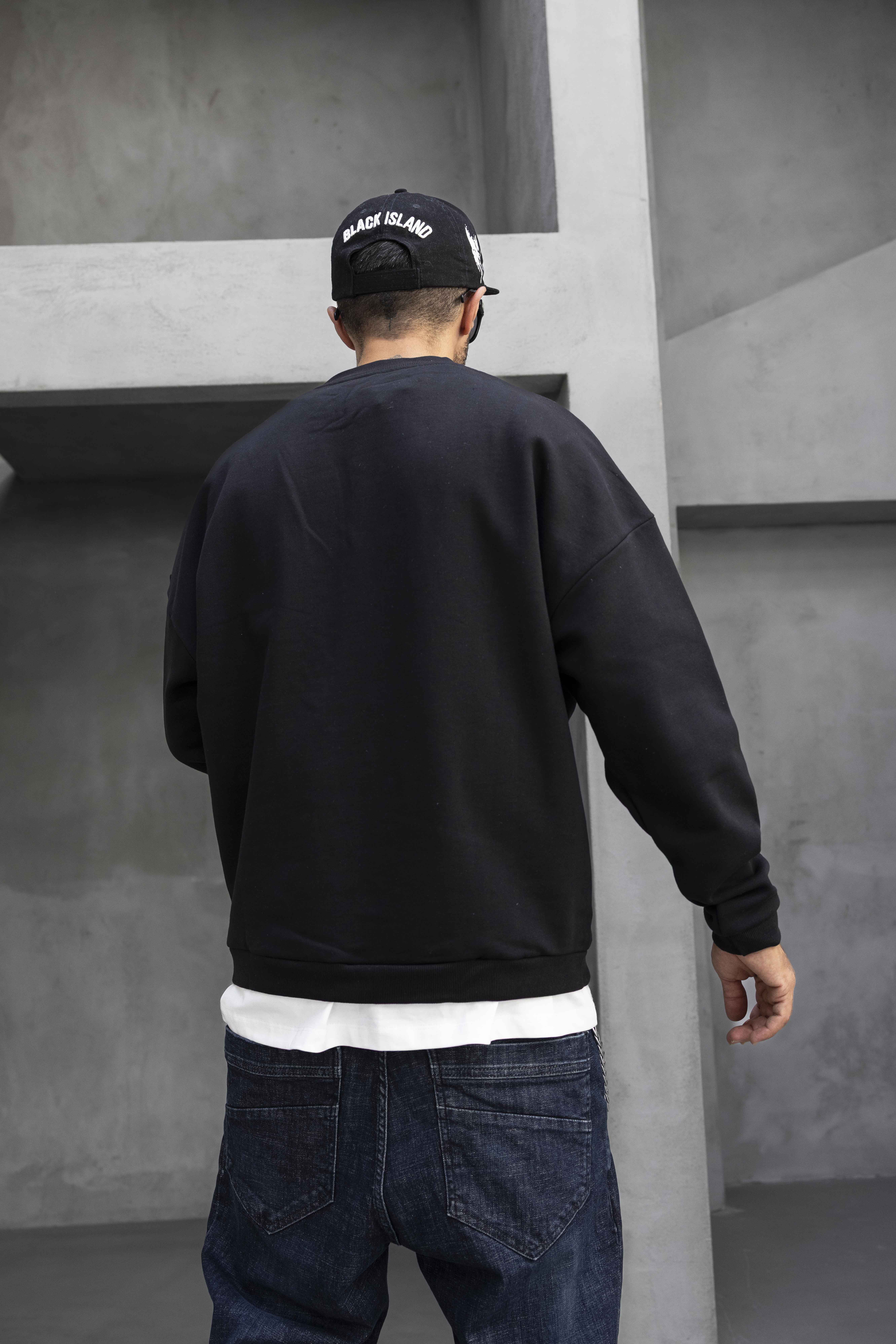 Black Island Oversized Basic Sweatshirt