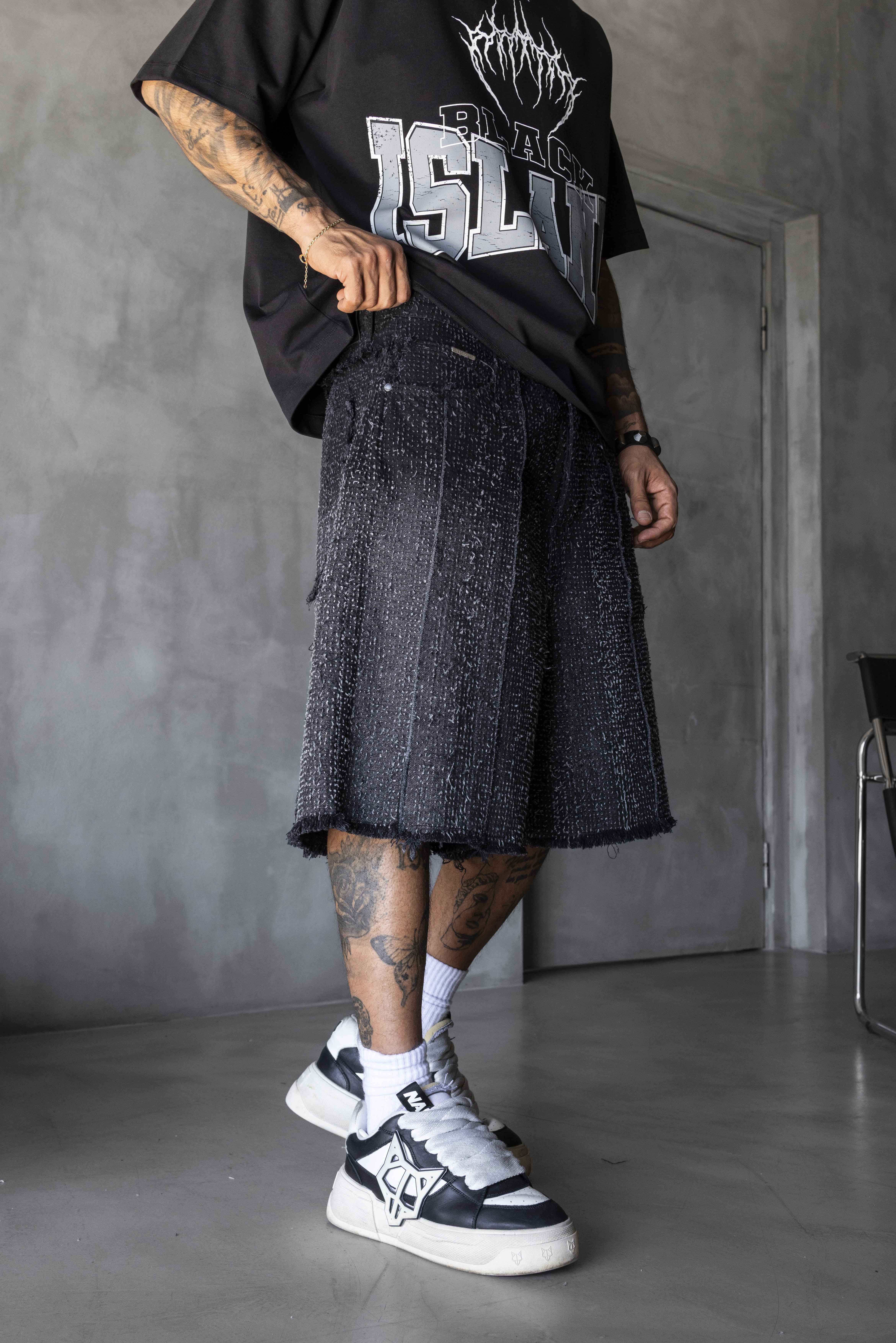 Black Textured Wide-Leg Denim Shorts