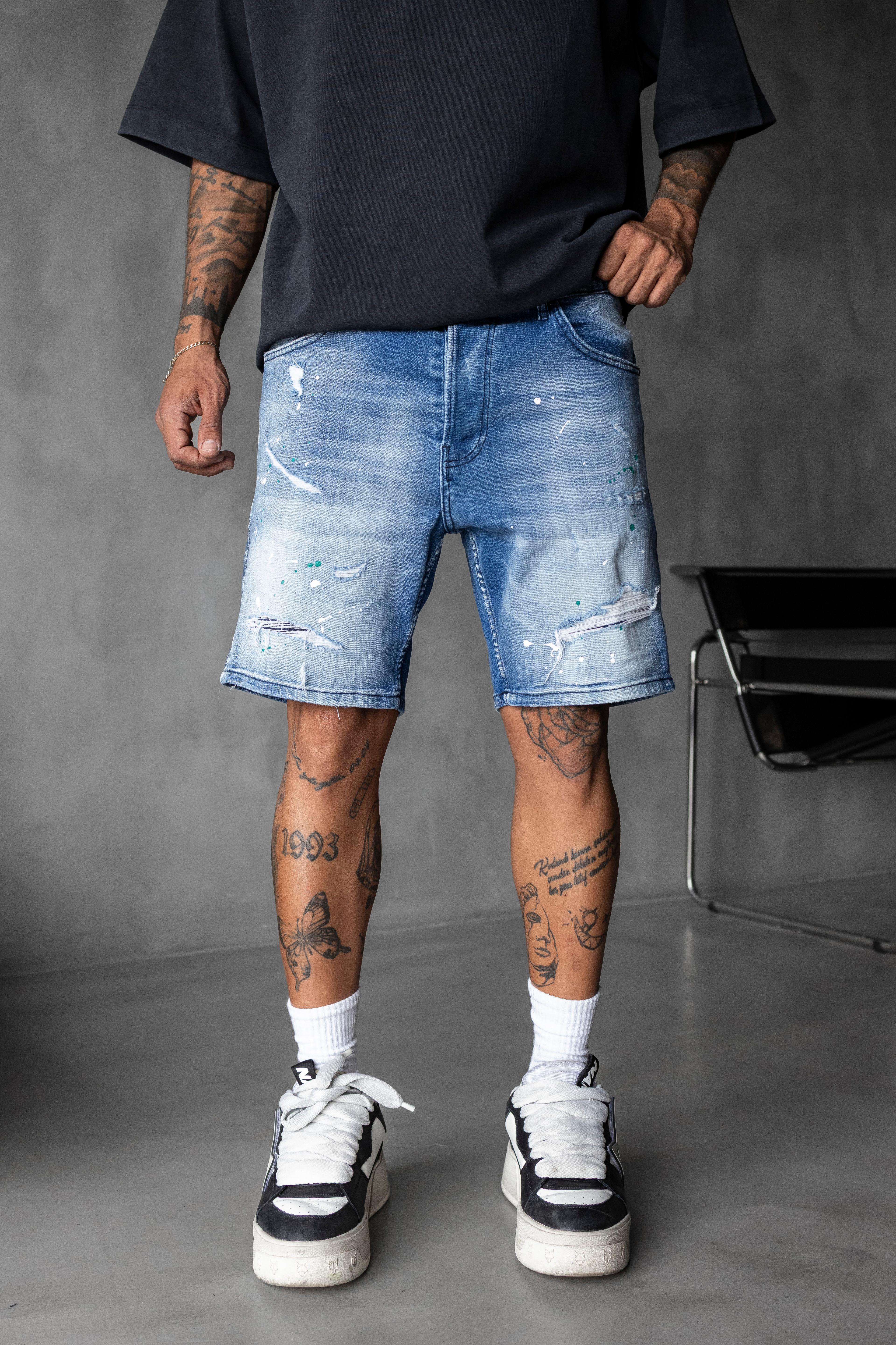 Açık Mavi Yırtık ve Boya Efektli Denim Şort