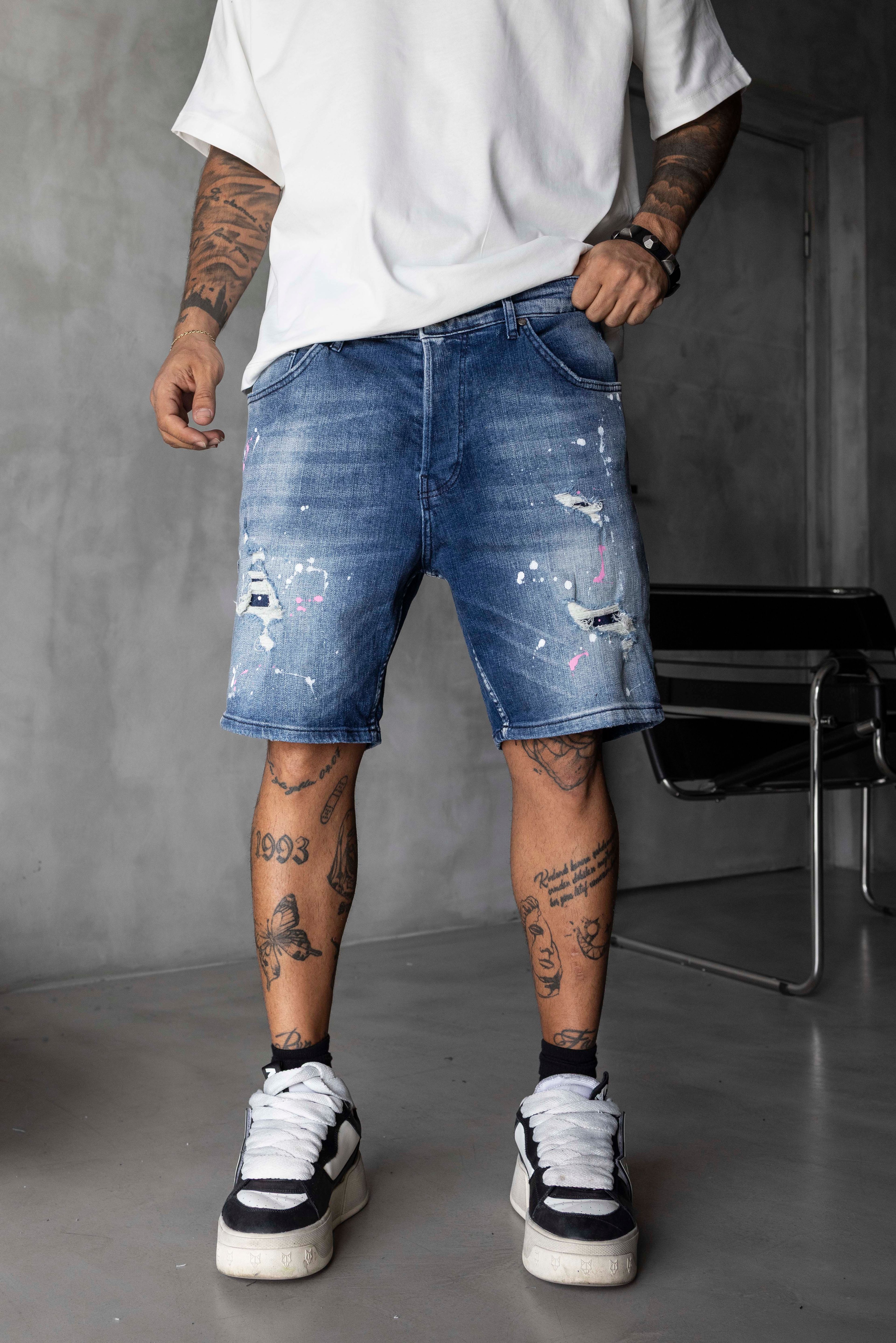 Mavi Yırtık ve Boya Efektli Denim Şort