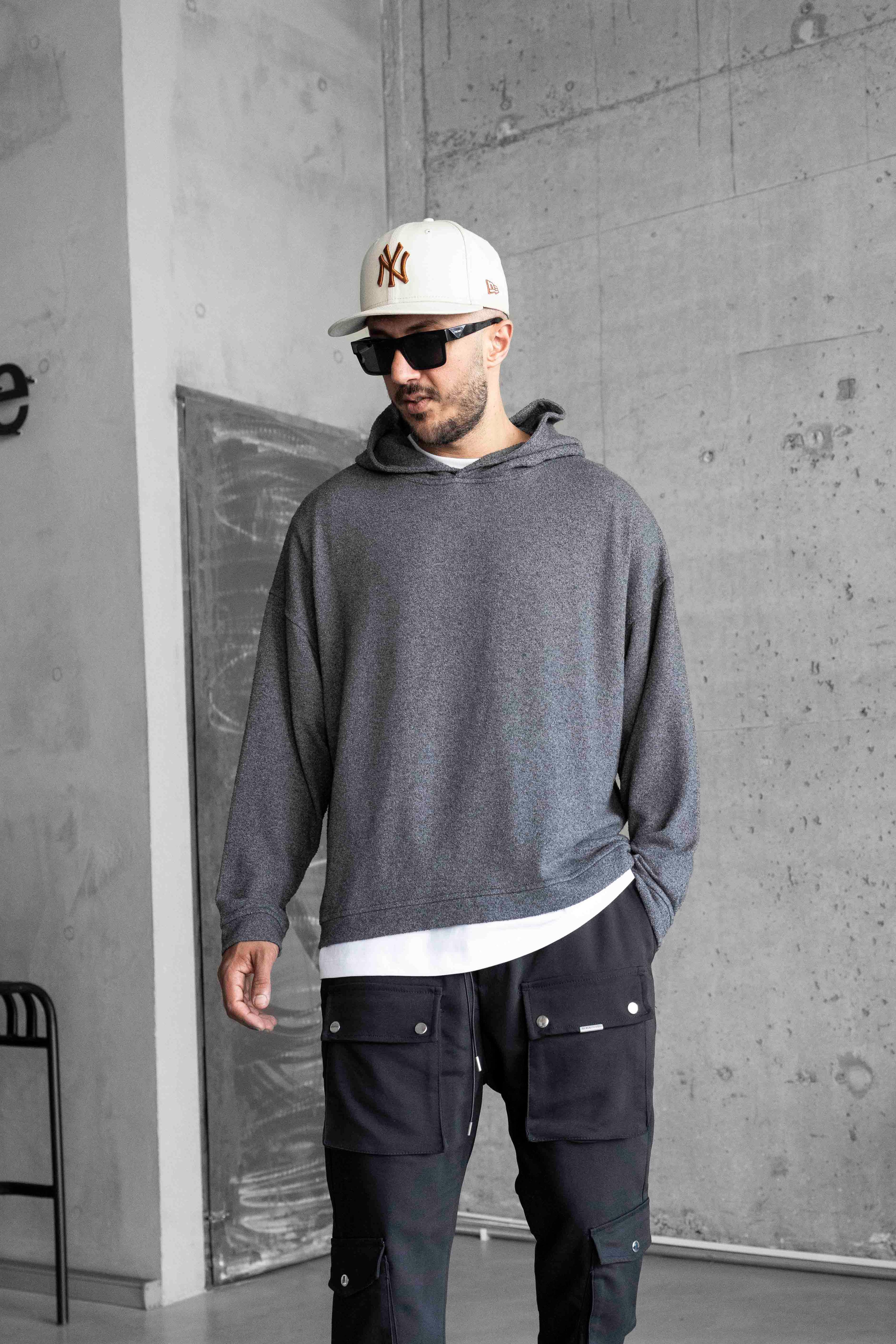 Dokulu Kumaş Oversize Kapüşonlu Sweatshirt