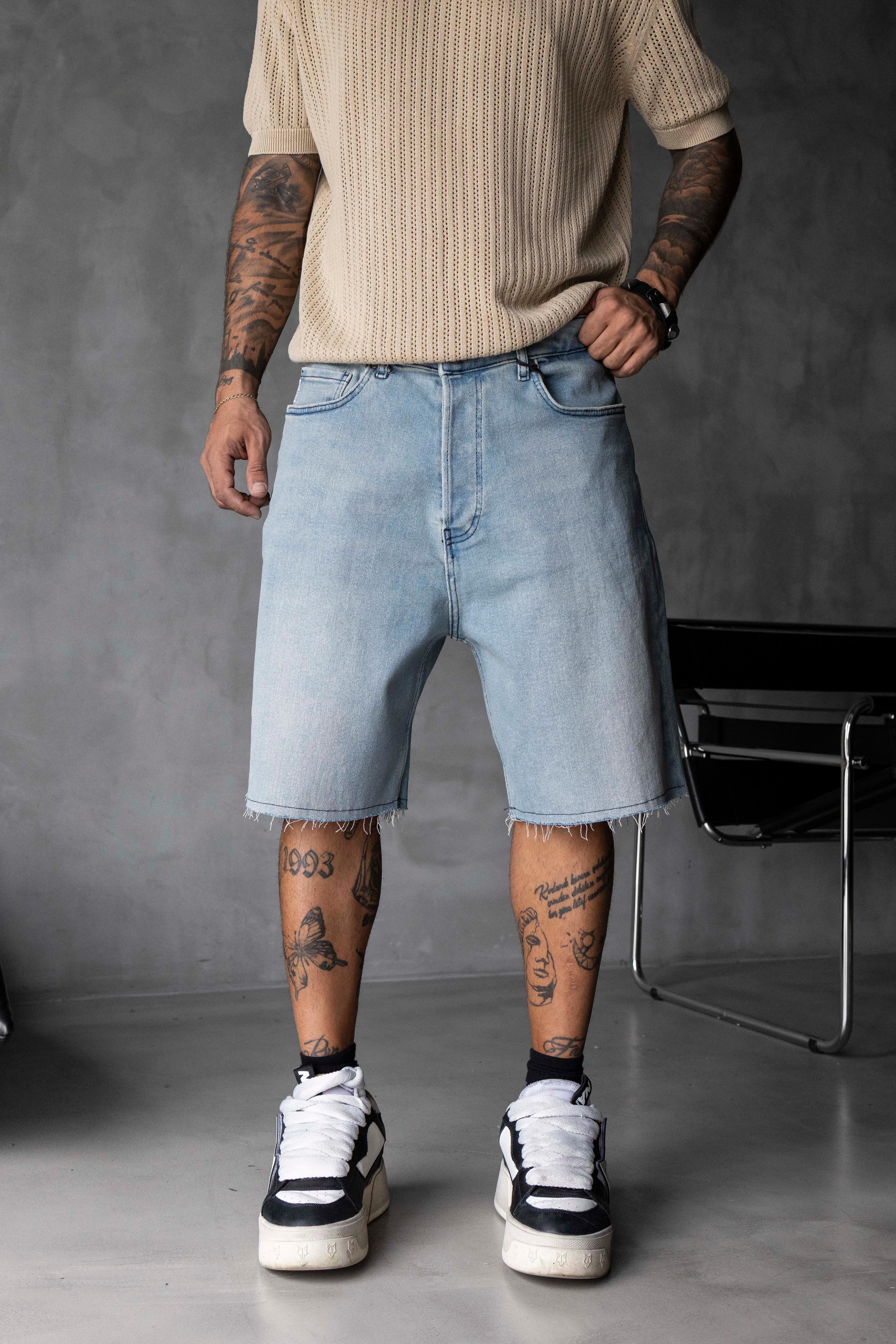 Açık Mavi Yıkamalı Ham Paça Denim Şort