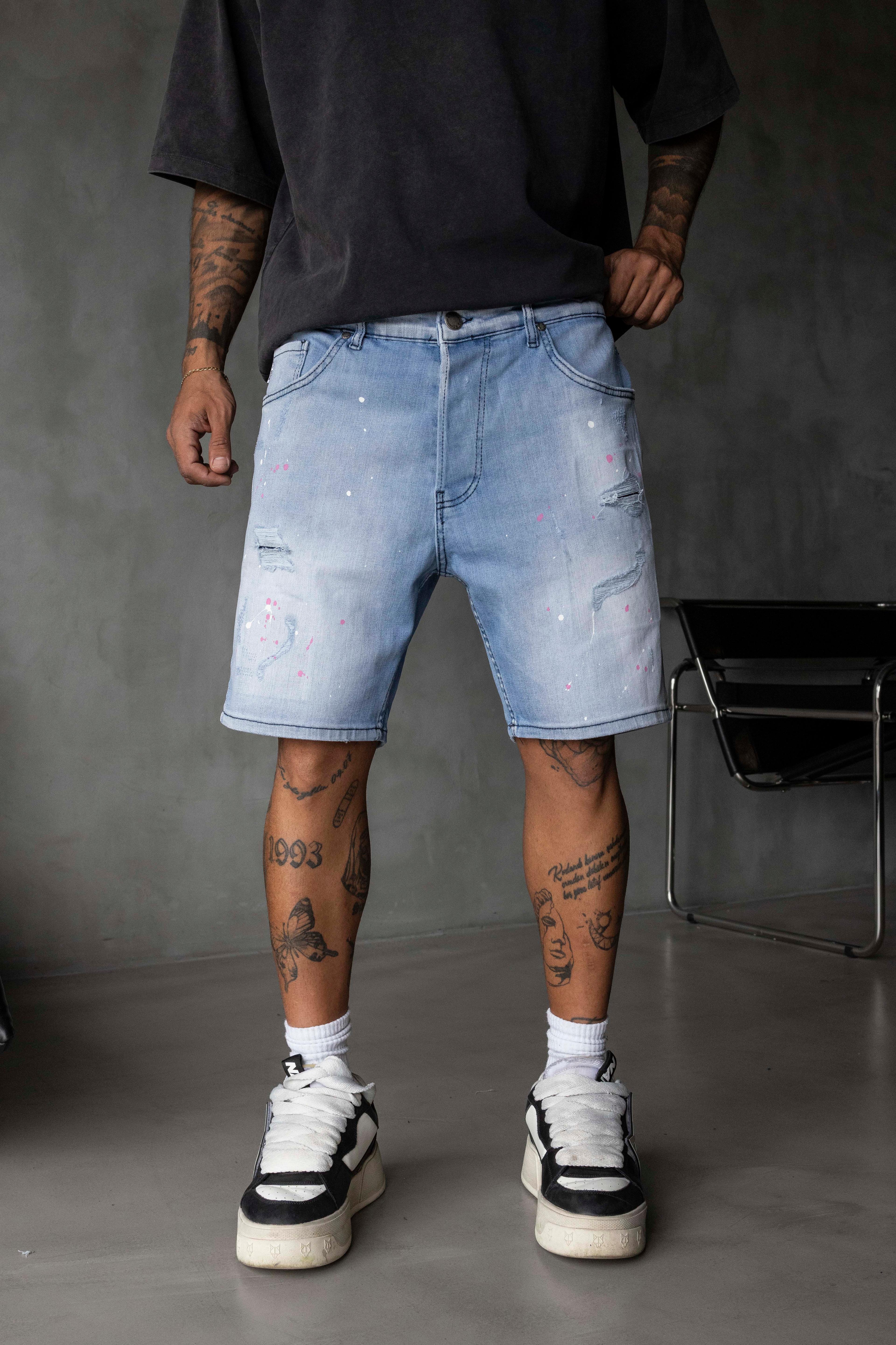 Açık Mavi Yırtık ve Boya Efektli Denim Şort