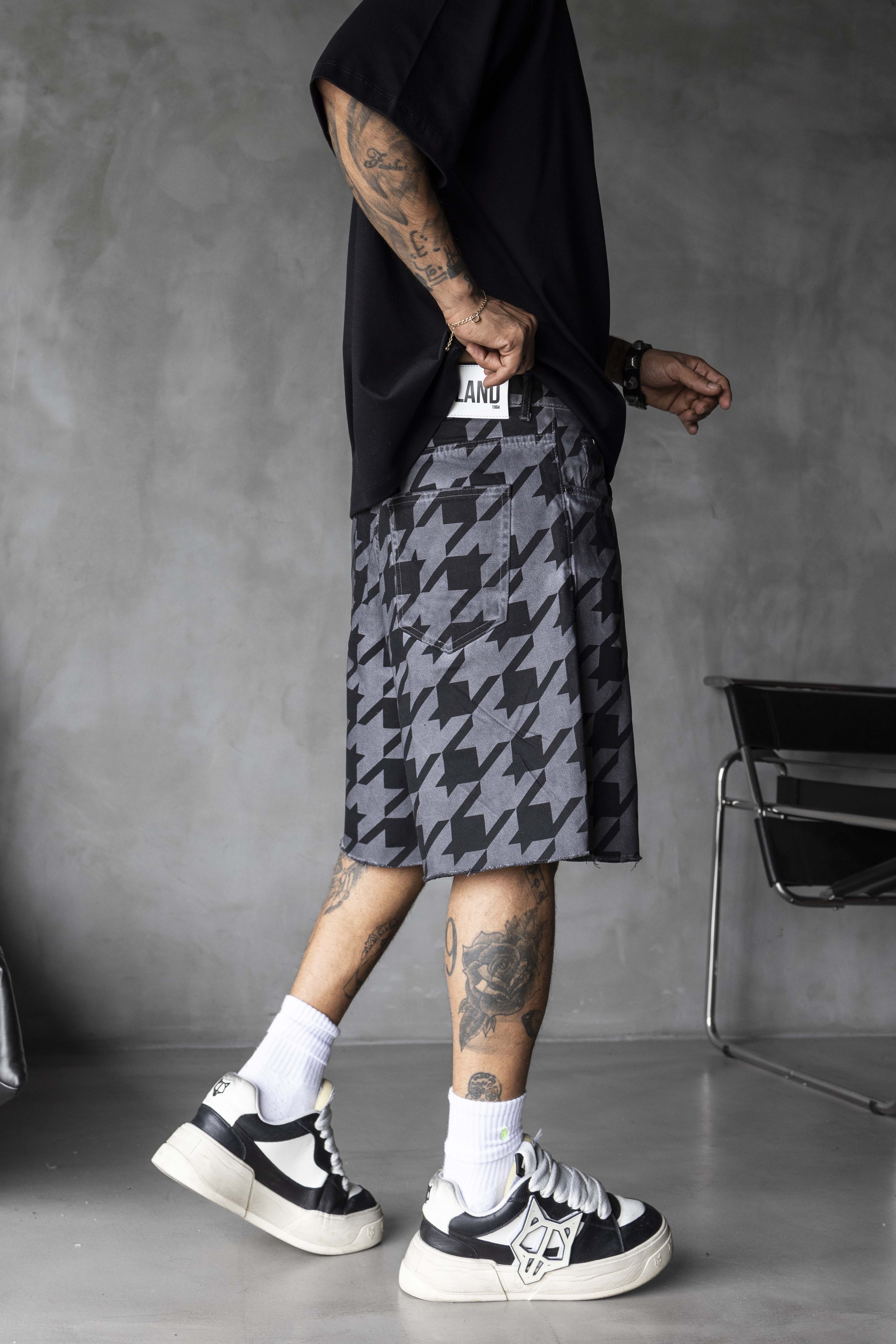 Oversized Dark Houndstooth Pattern Denim Shorts