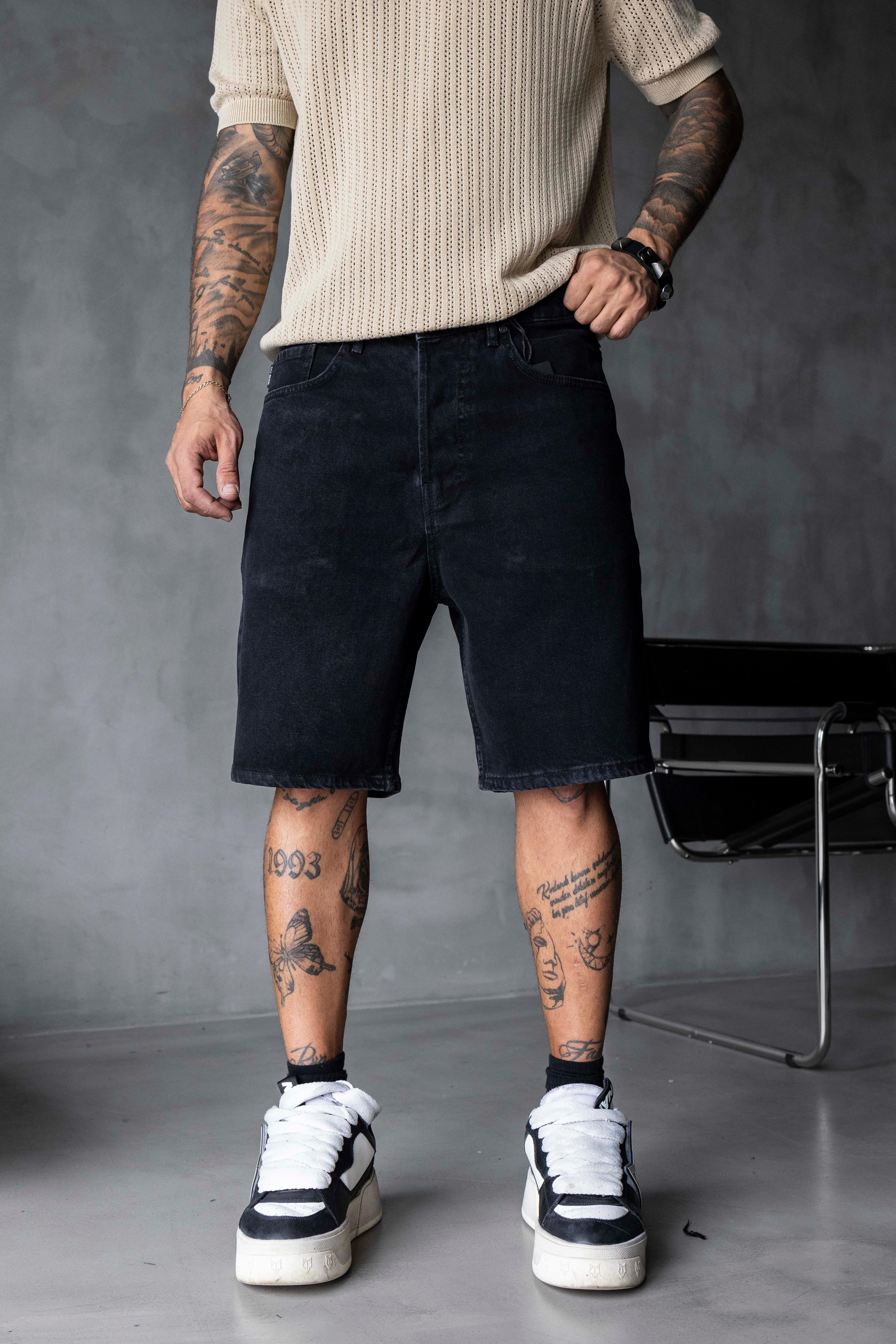 Siyah Yıkamalı Raw Paça Denim Şort