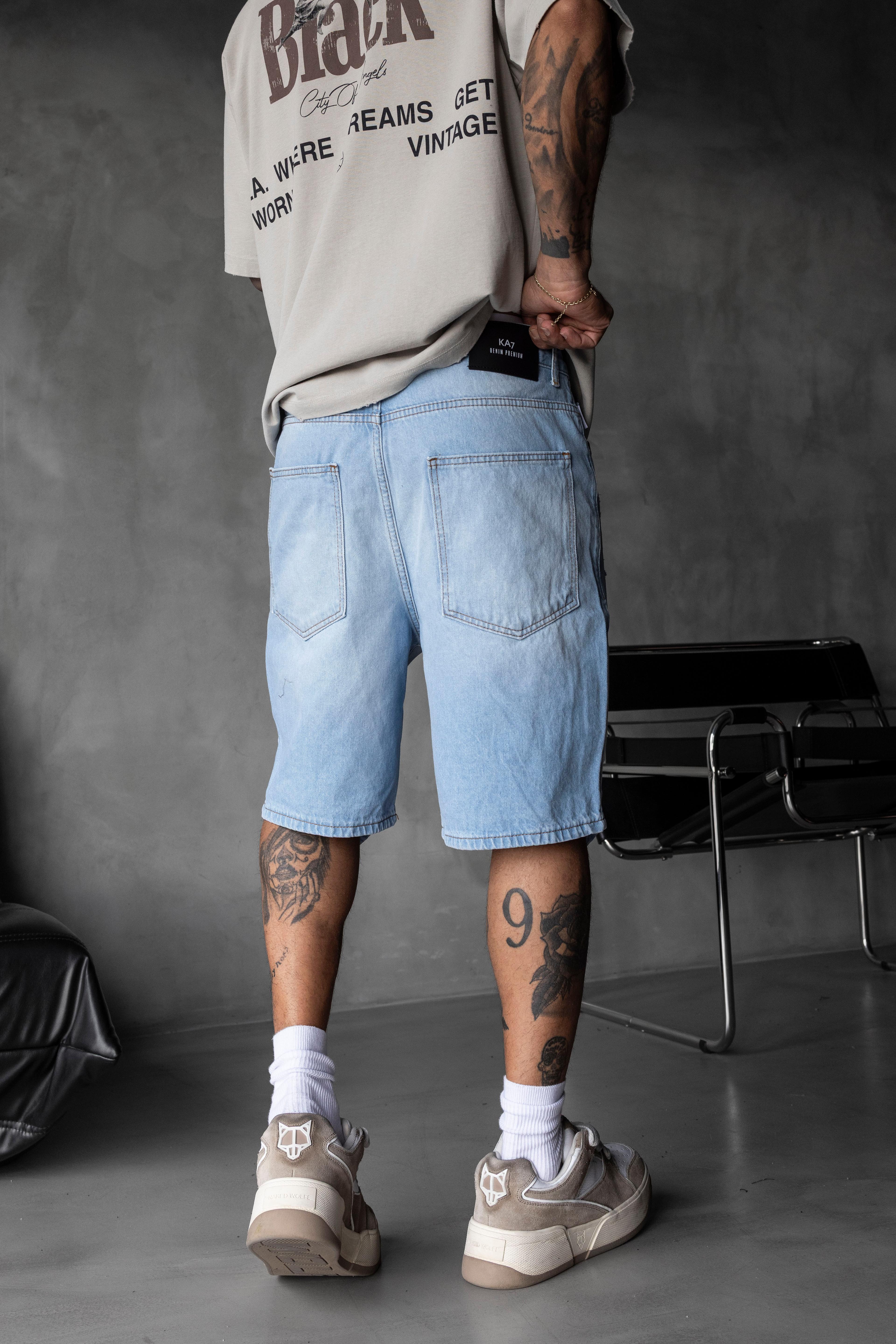Yıkamalı Yırtık Detaylı Denim Şort