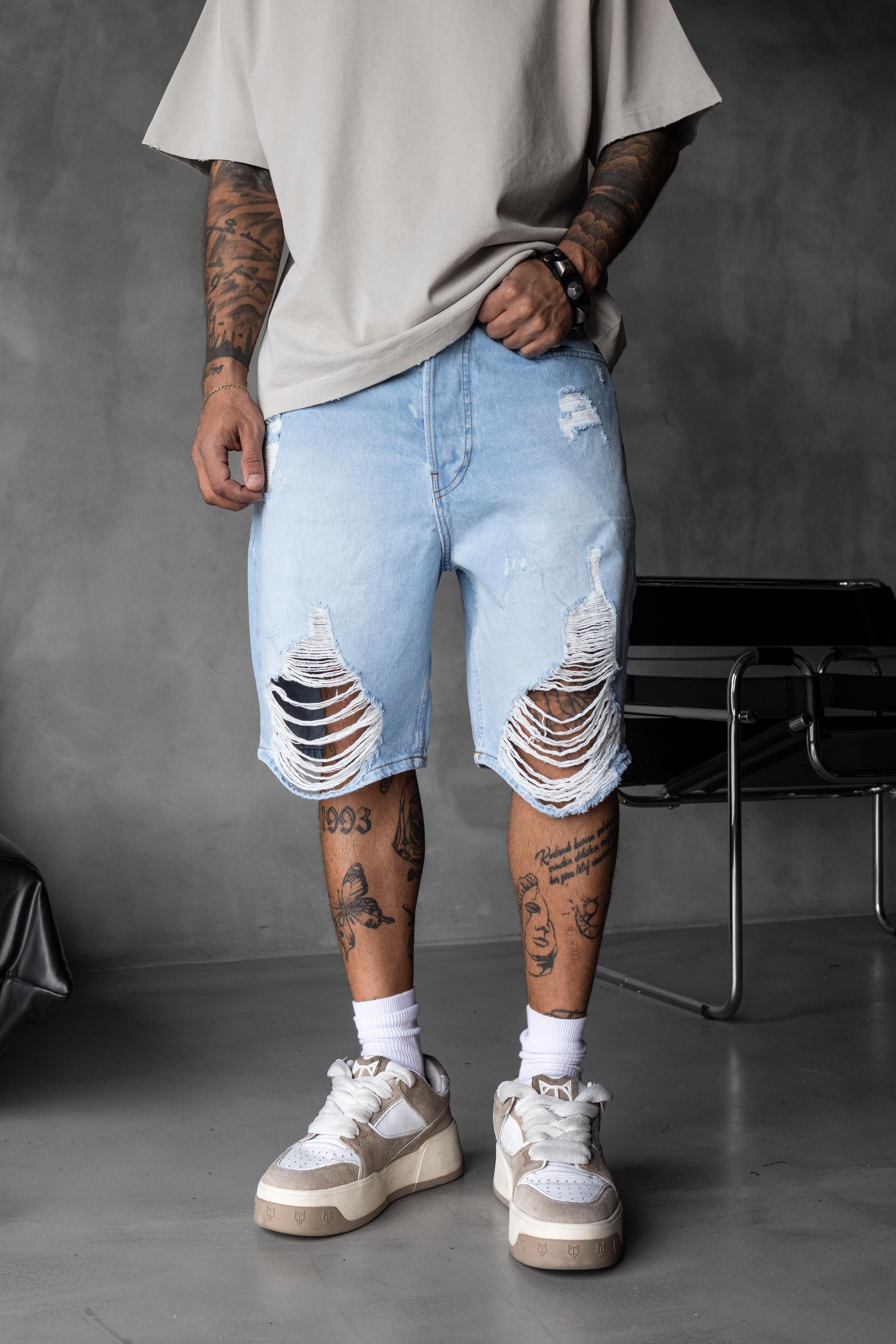 Yıkamalı Yırtık Detaylı Denim Şort