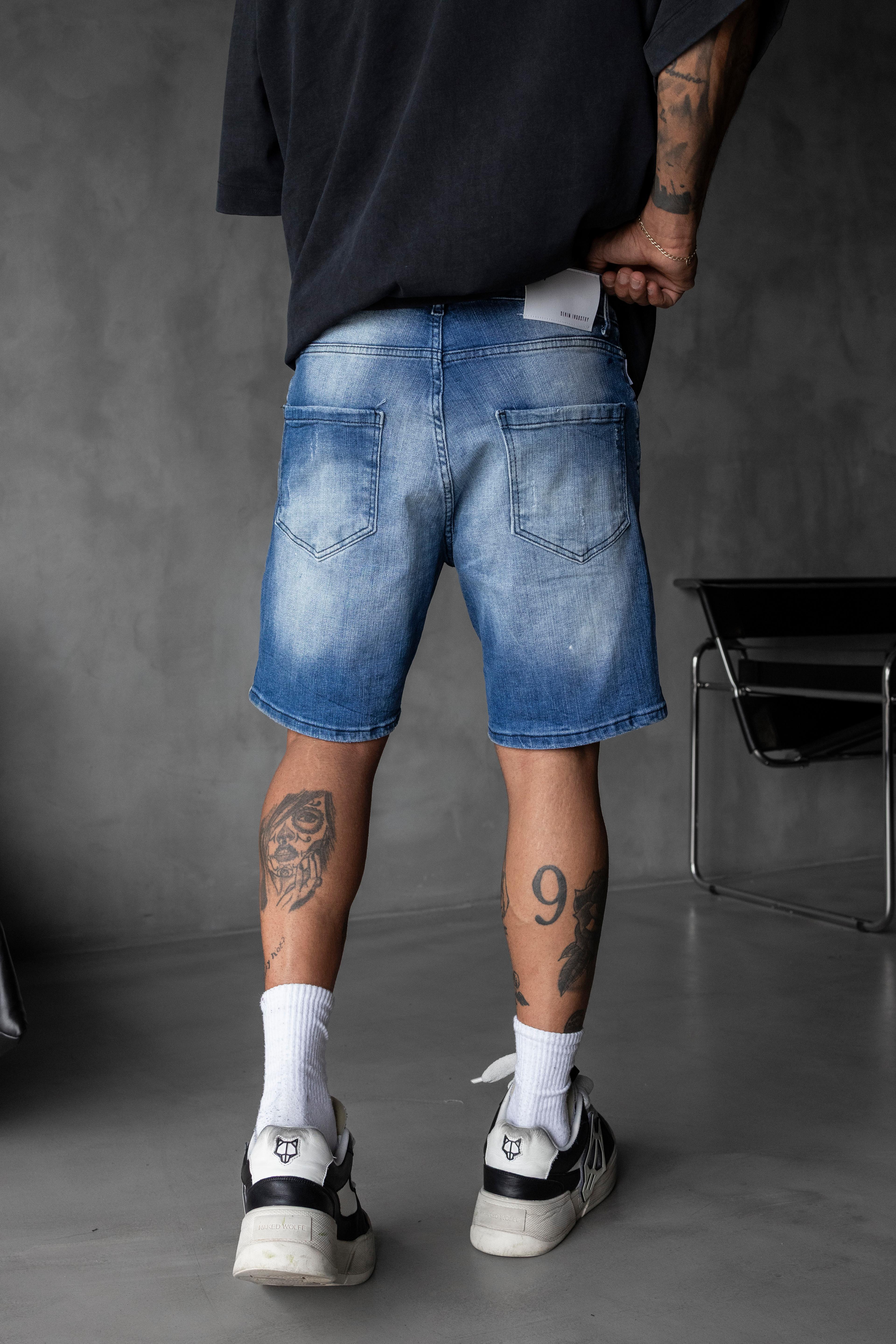 Açık Mavi Yırtık ve Boya Efektli Denim Şort
