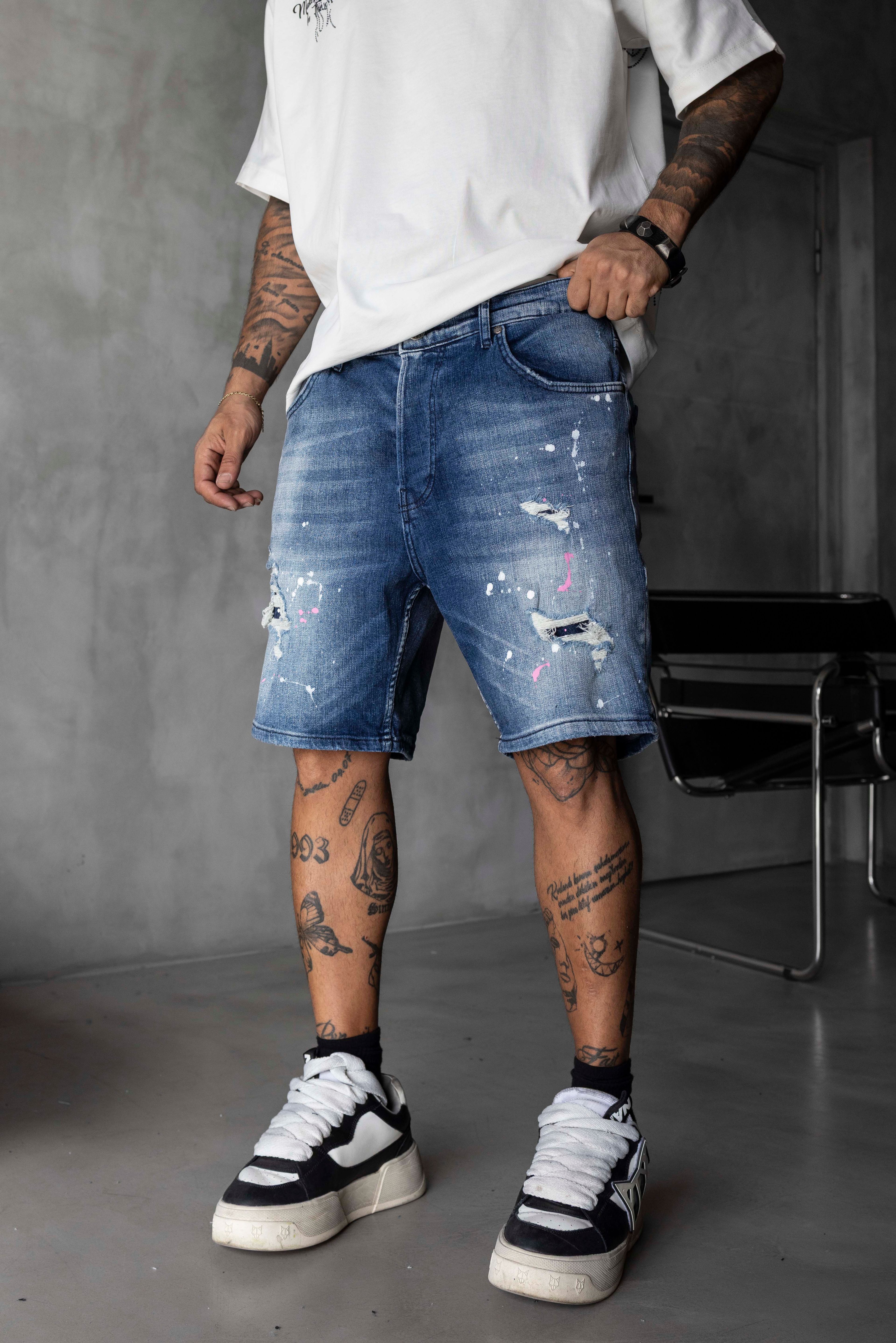 Mavi Yırtık ve Boya Efektli Denim Şort
