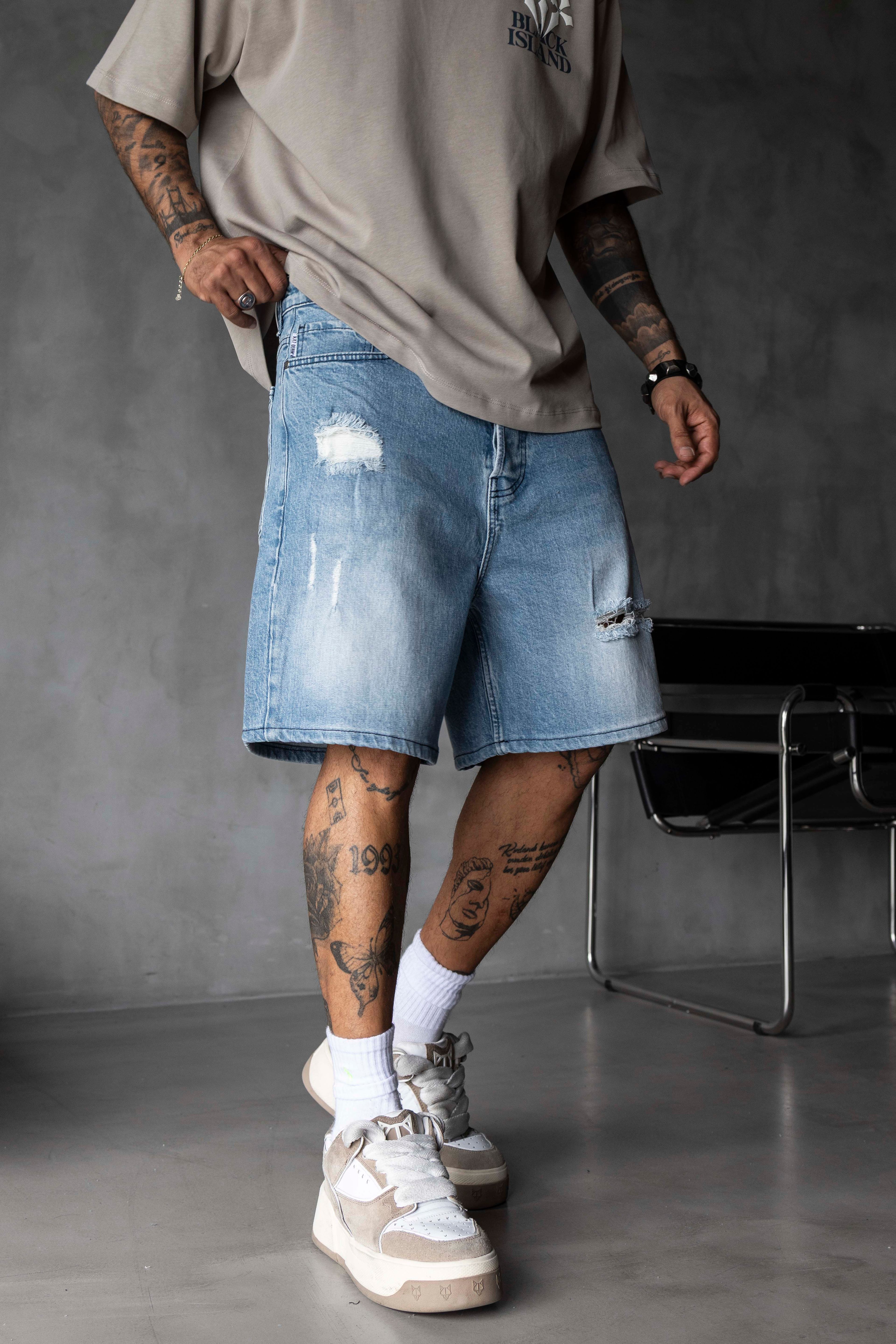 Mavi Yırtık Denim Şort