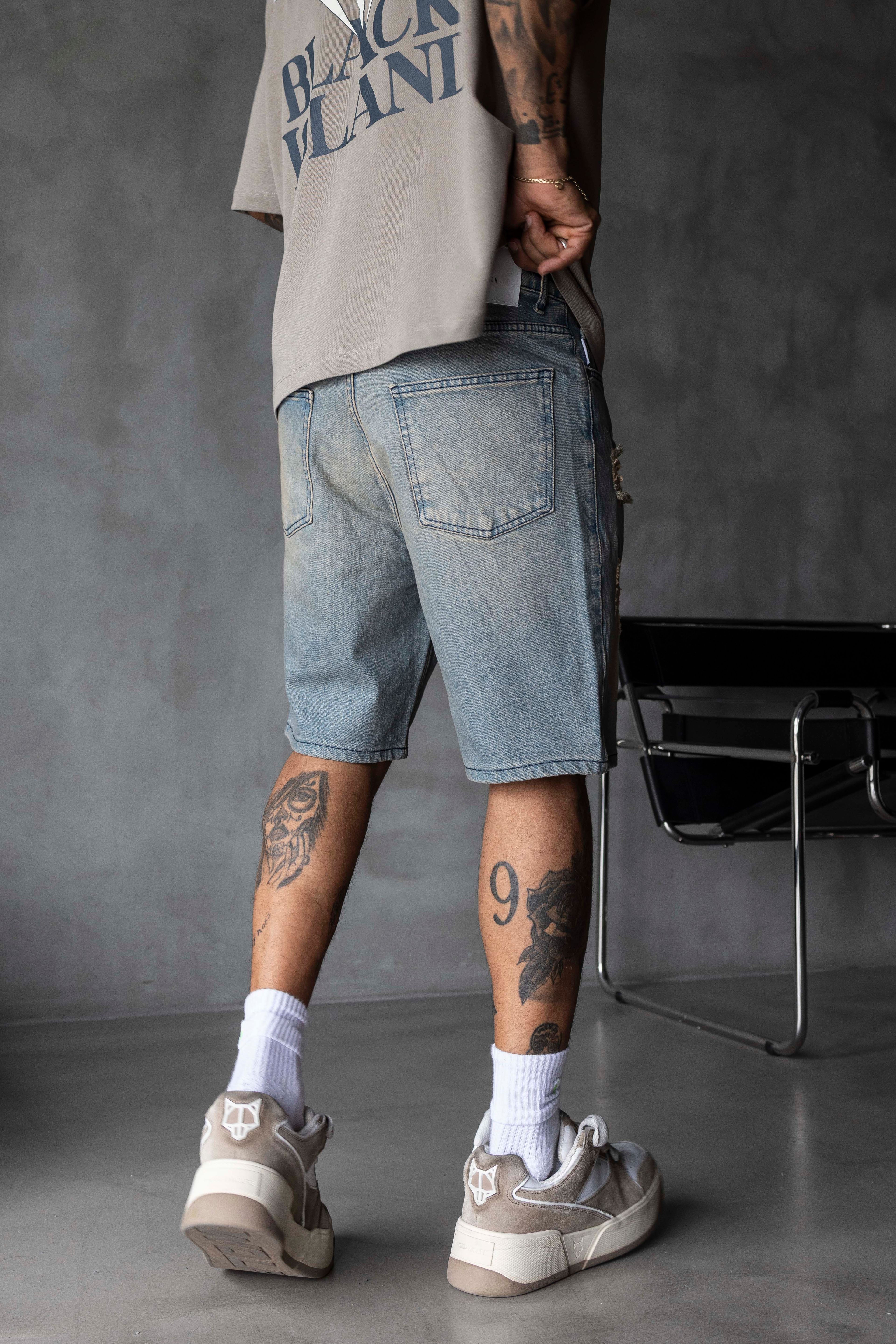 Mavi Yıkamalı Klasik Denim Şort