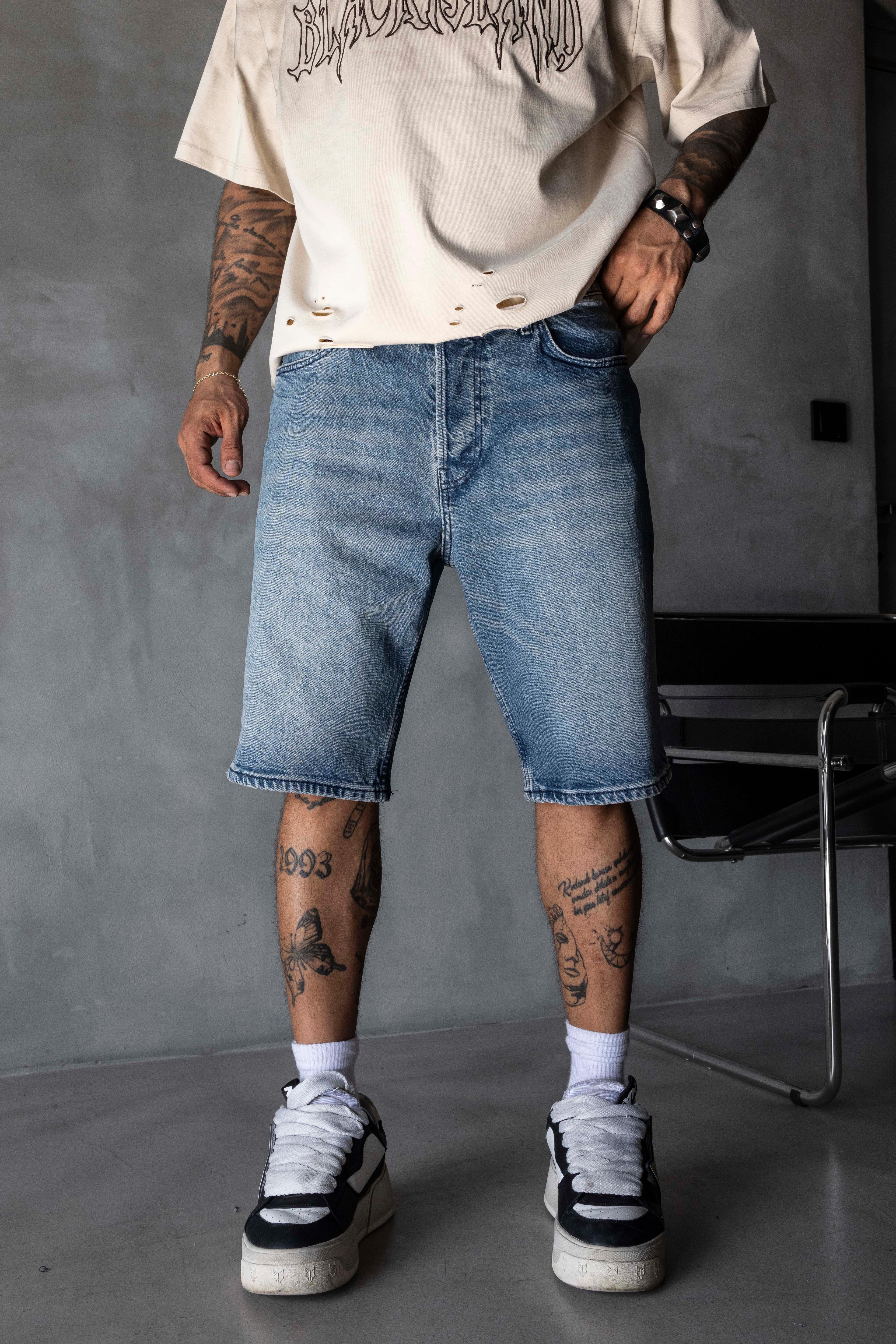 Mavi Yıkamalı Klasik Denim Şort