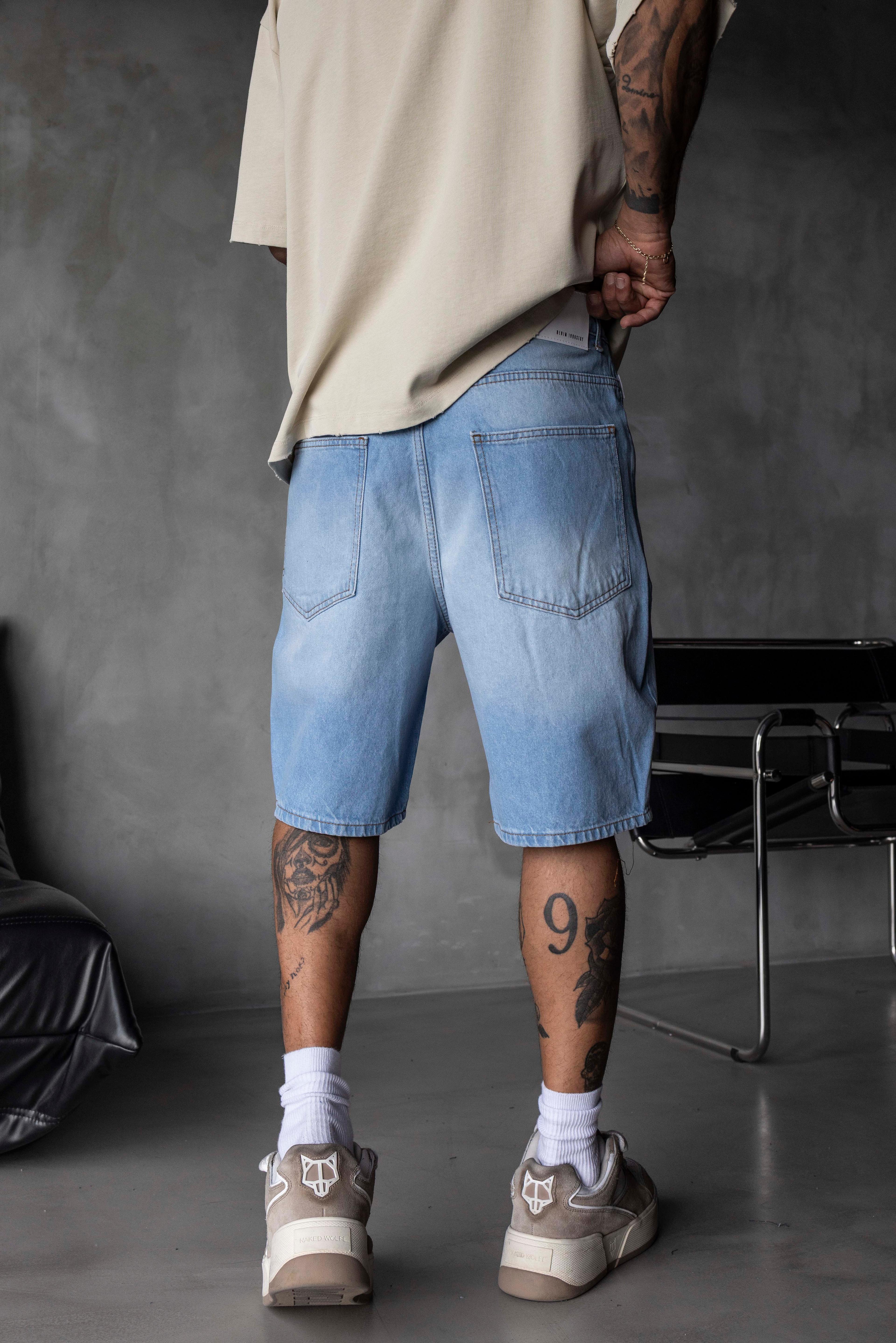 Mavi Yıkamalı Klasik Denim Şort