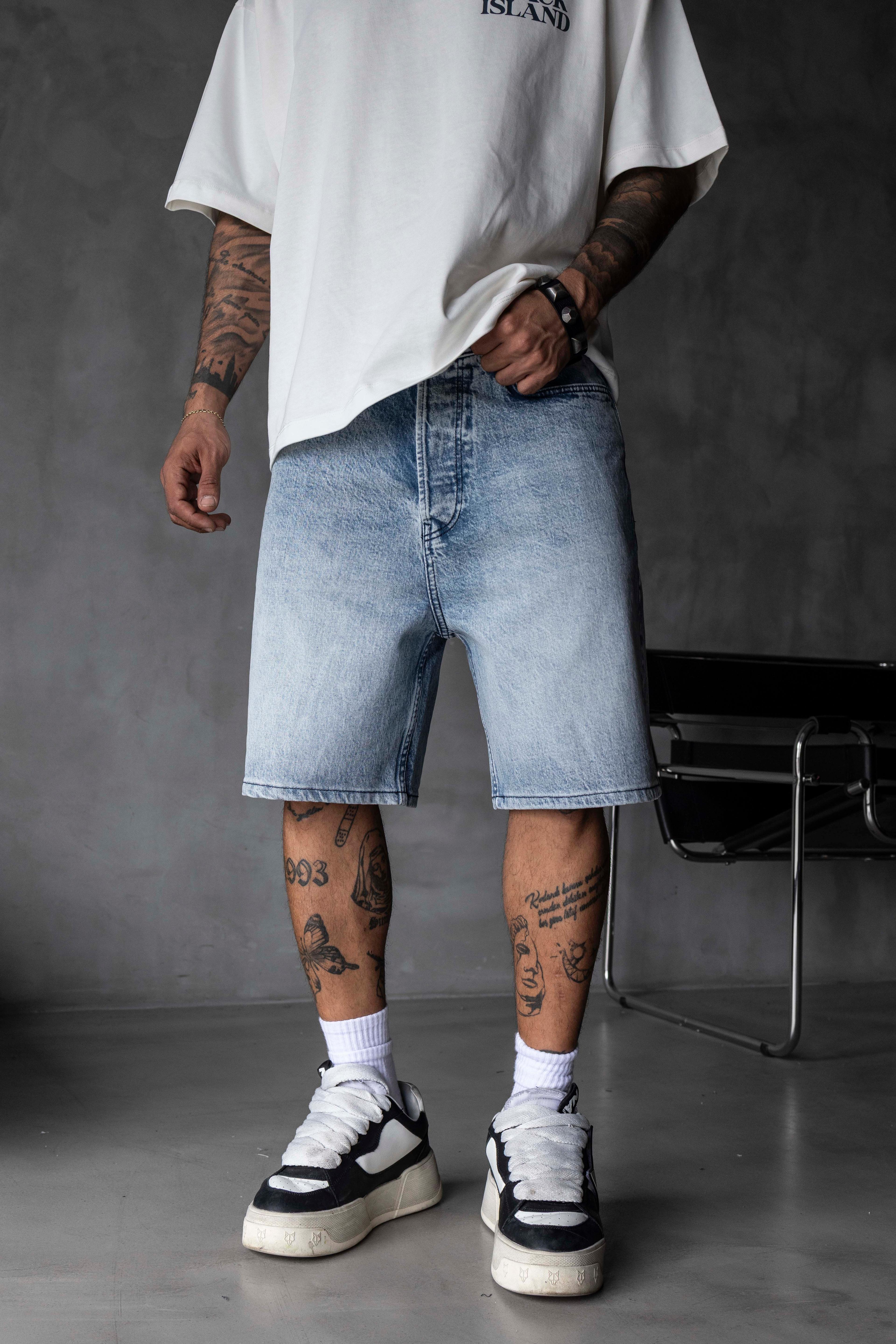 Açık Mavi Yıkamalı Klasik Denim Şort