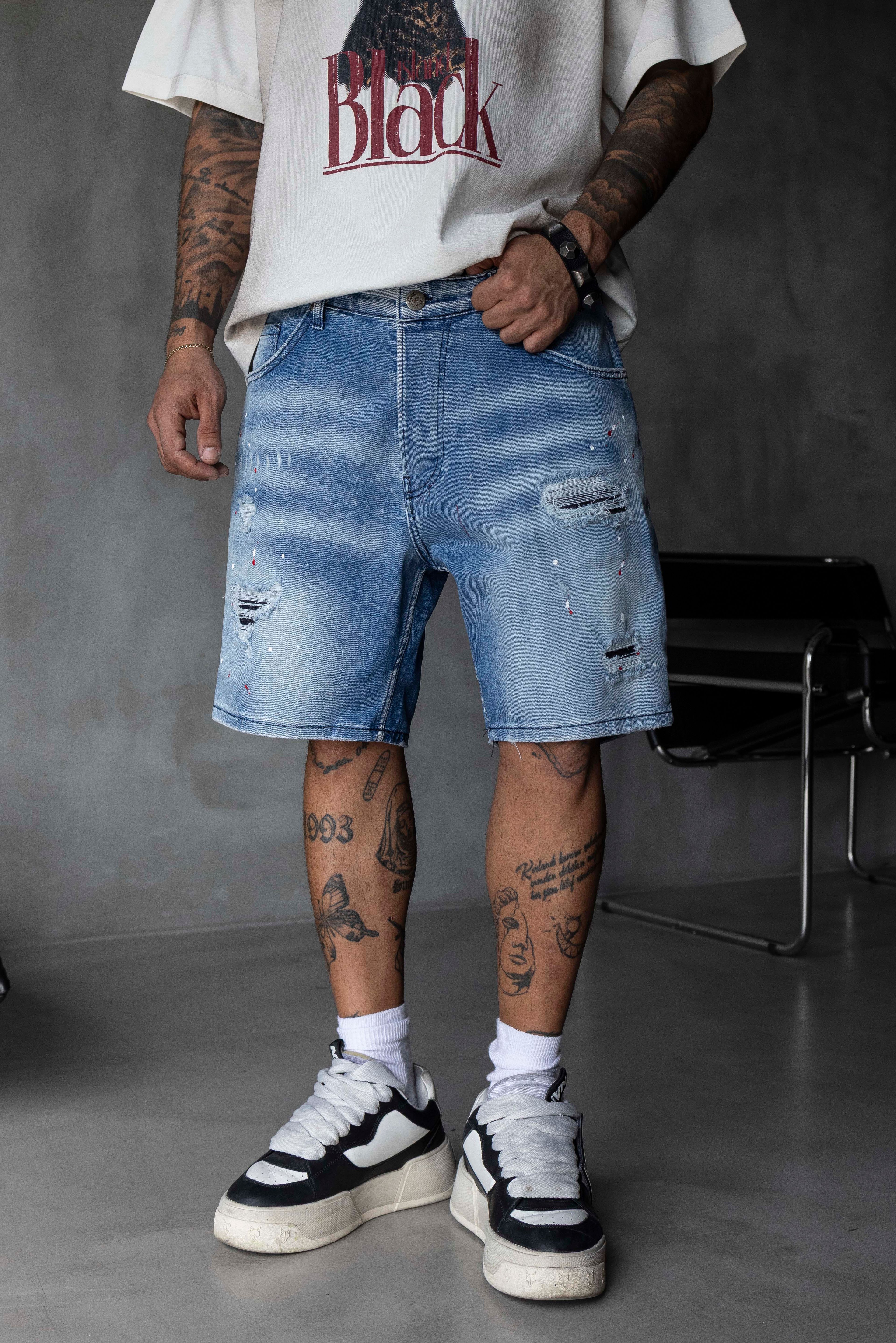 Açık Mavi Yırtık ve Boya Efektli Denim Şort
