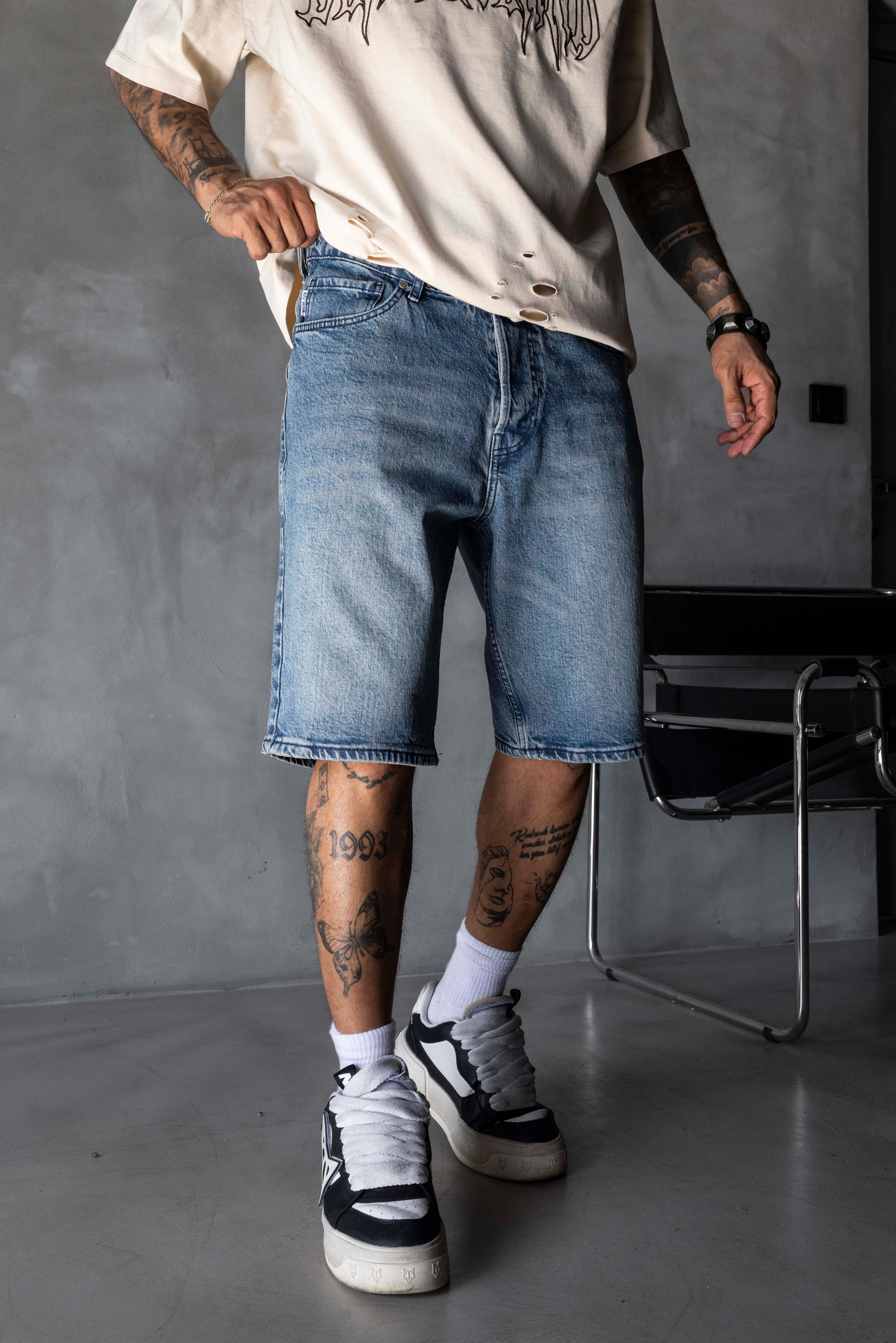 Mavi Yıkamalı Klasik Denim Şort