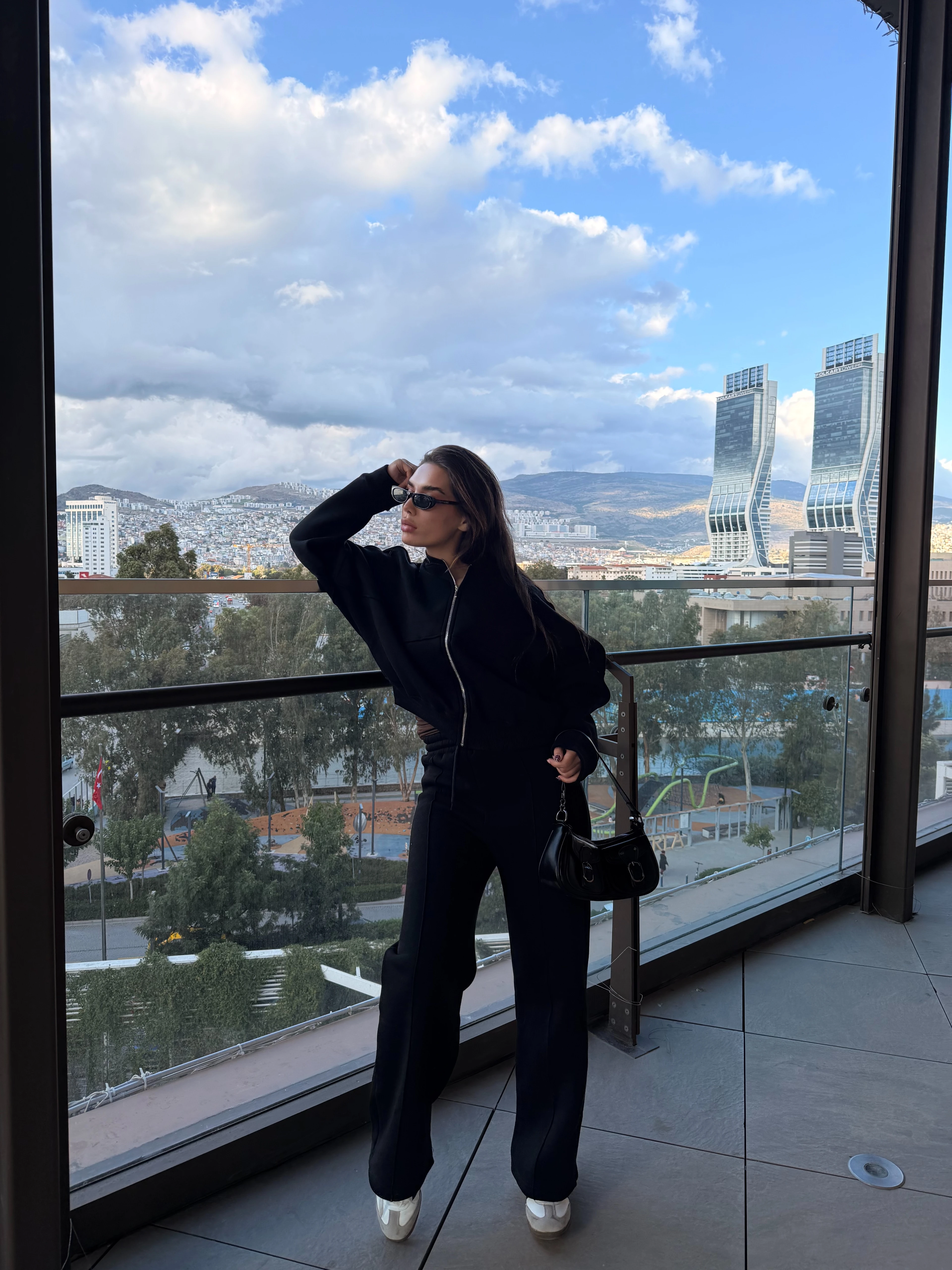 Konfor ve Şıklığı Birleştiren 3 İplik Pamuklu Çimalı Eşofman Takımı