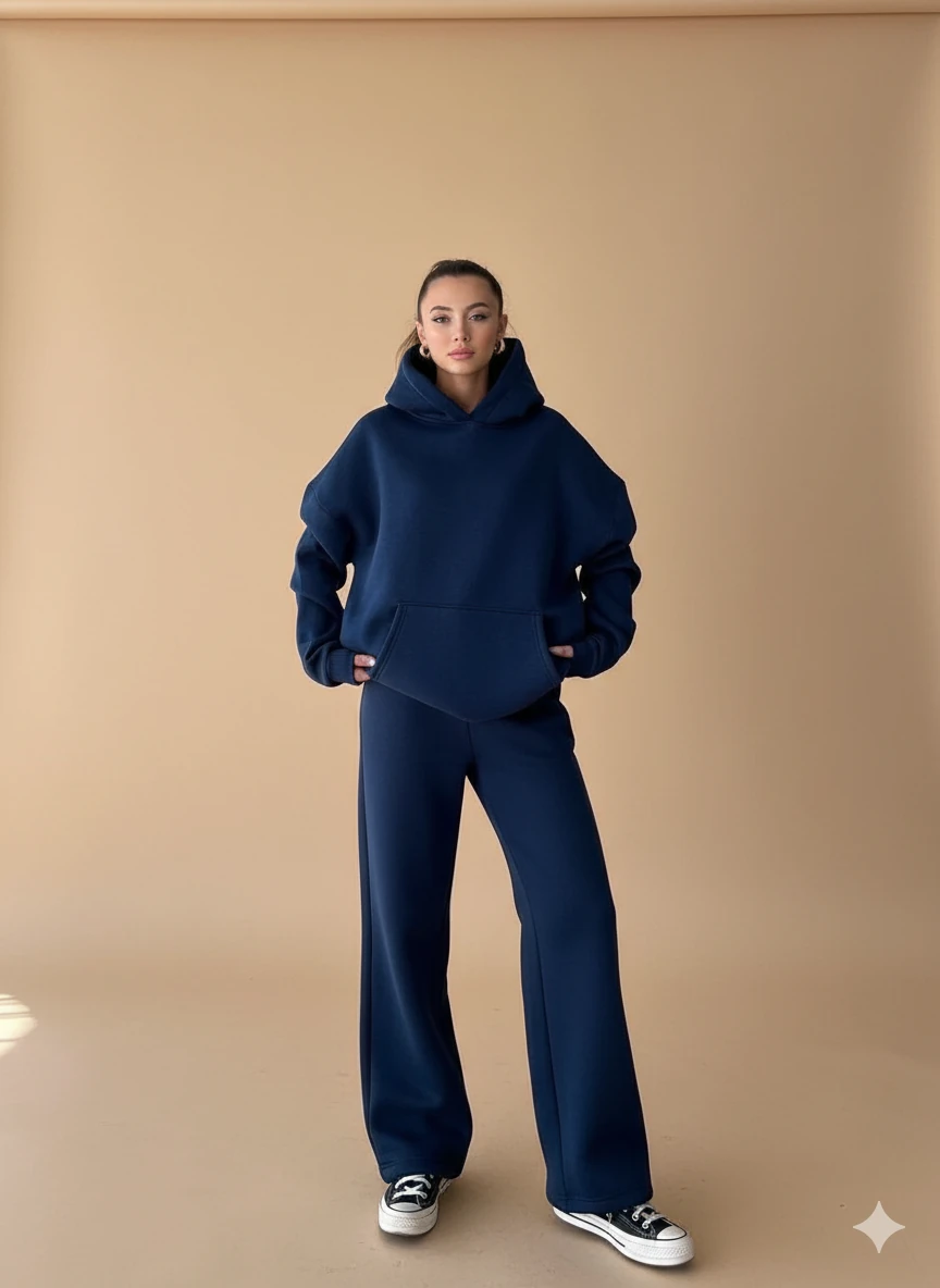 Zamansız Şıklıkta Kadın Oversize Hoodie ve Eşofman Takımı - Lacivert