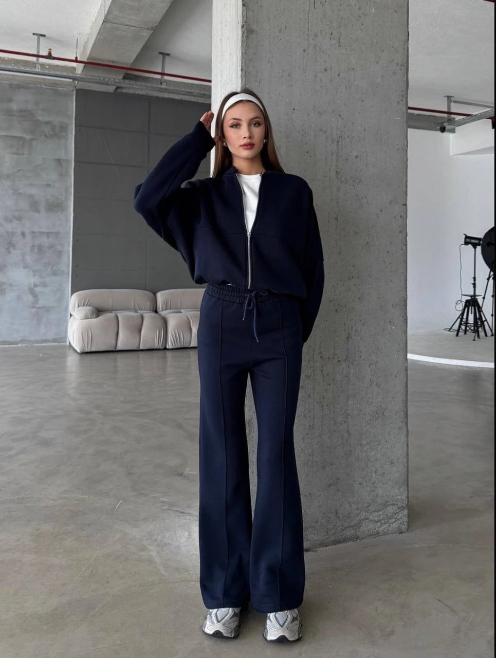 Konfor ve Şıklığı Birleştiren 3 İplik Pamuklu Çimalı Eşofman Takımı - Lacivert