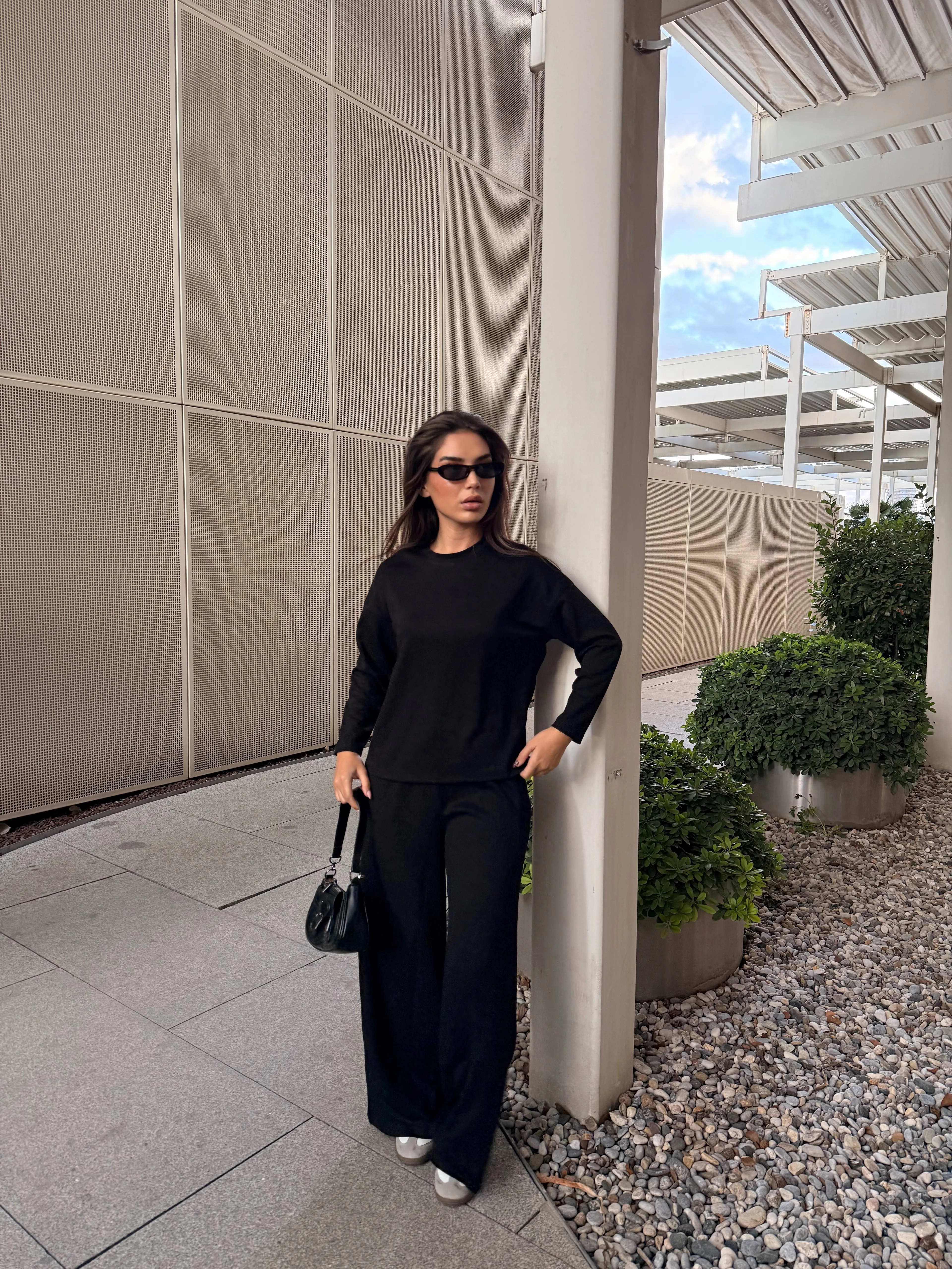 Kadın Modal Takım Alt Üst Geniş Paça Oversize Kesim Şık Günlük Kullanım  - Siyah