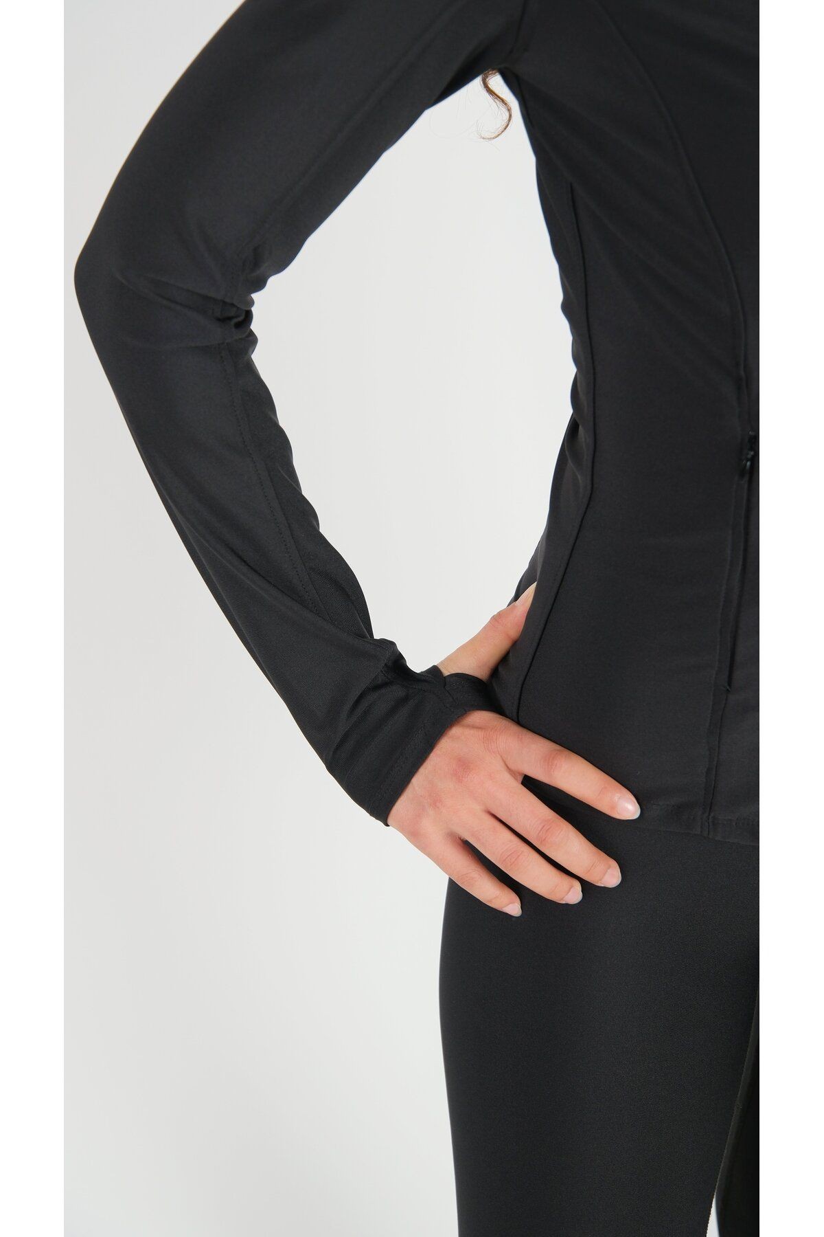Fermuarlı Çift Cepli Parmak Geçmeli Slim Fit Spor Ceketi Gri