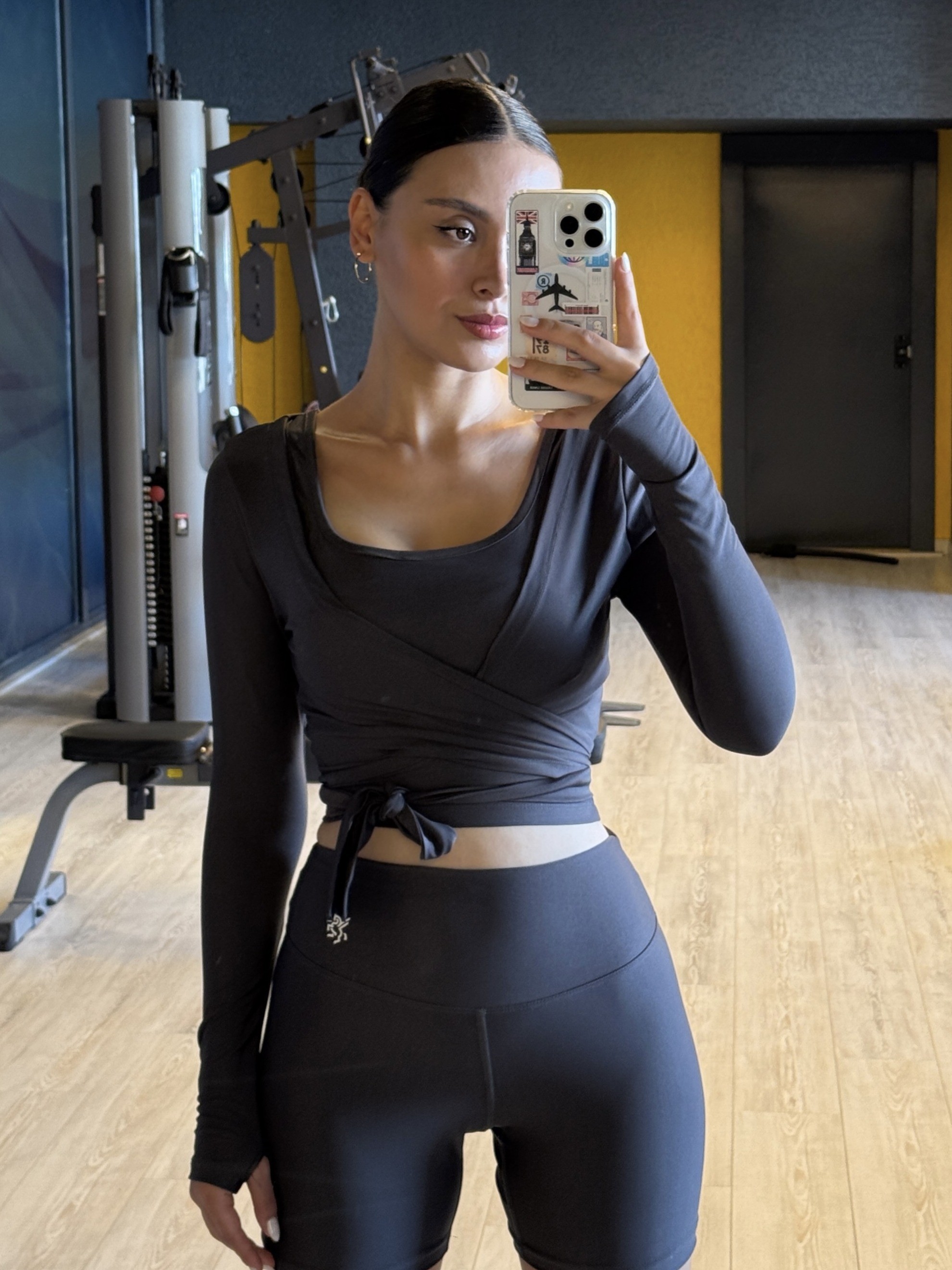 Anvelop Belden Bağlamalı Crop Bluz - Gri