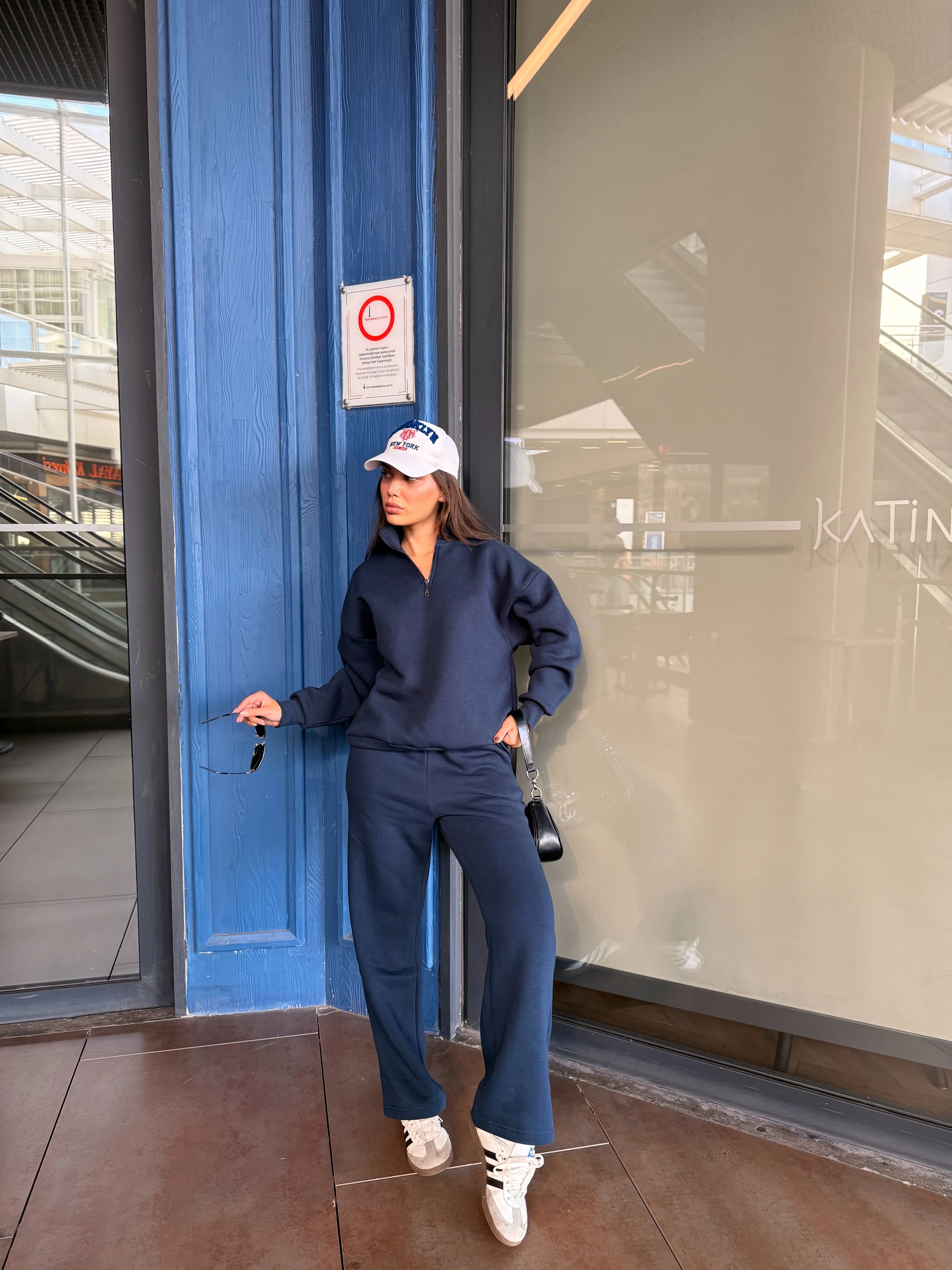 İçi Polar Oversize Kesim Boğaz Fermuarlı 3 İplik Kadın Eşofman Takım