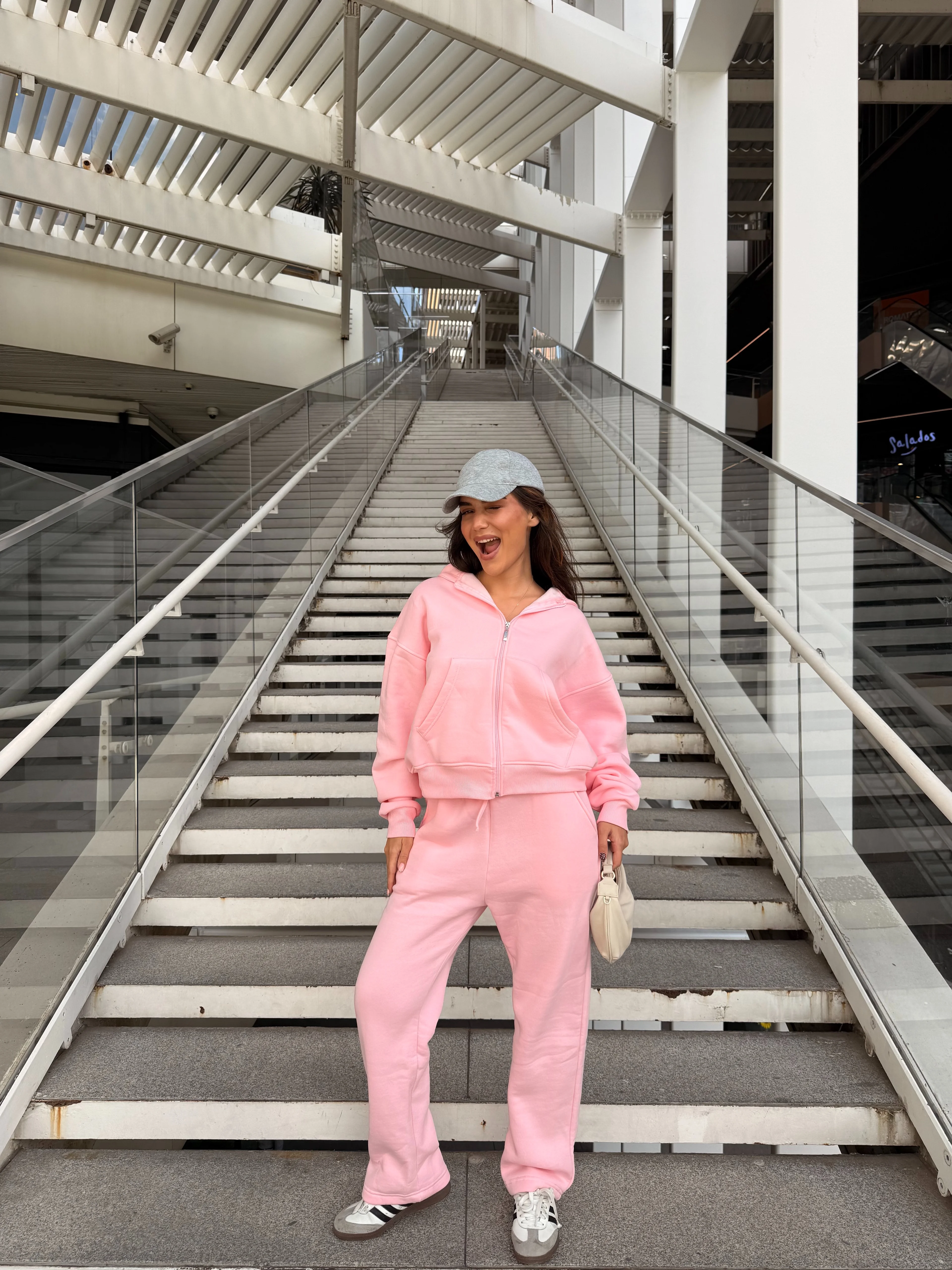 İçi Polar Oversize Kesim Kapüşonlu Fermuarlı 3 İplik Kadın Eşofman Takımı