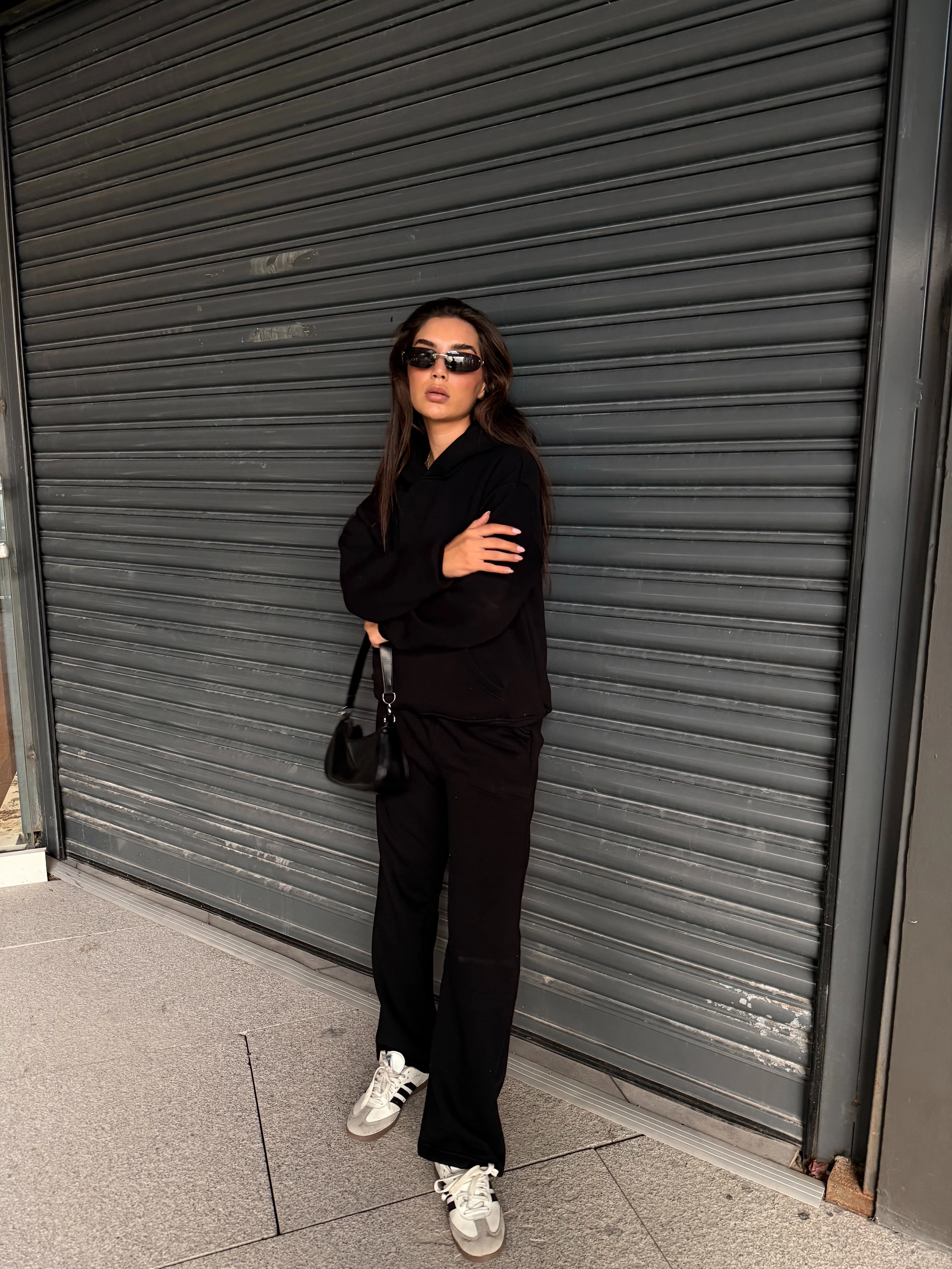 Zamansız Şıklıkta Kadın Oversize Hoodie ve Eşofman Takımı