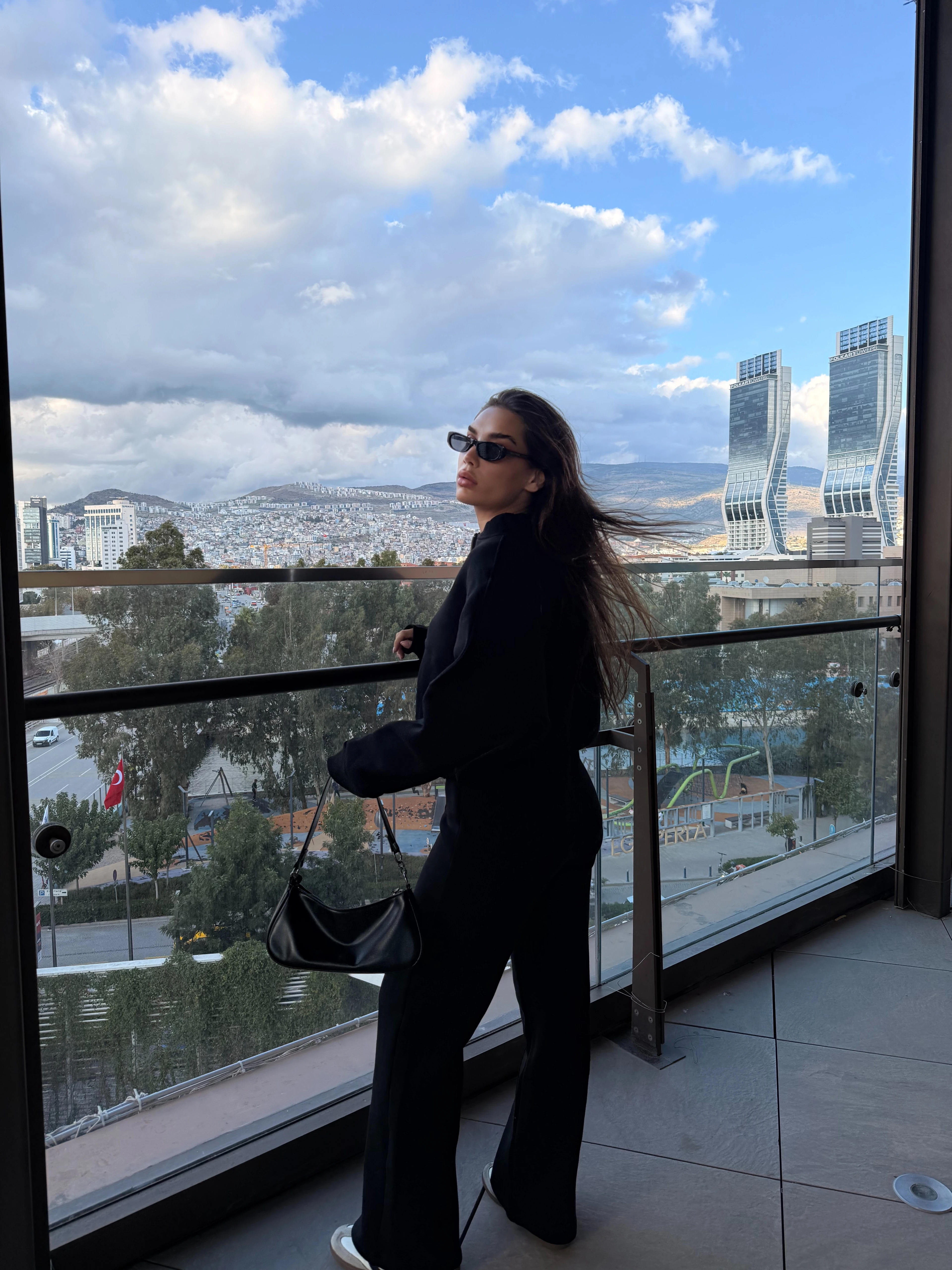 Konfor ve Şıklığı Birleştiren 3 İplik Pamuklu Çimalı Eşofman Takımı