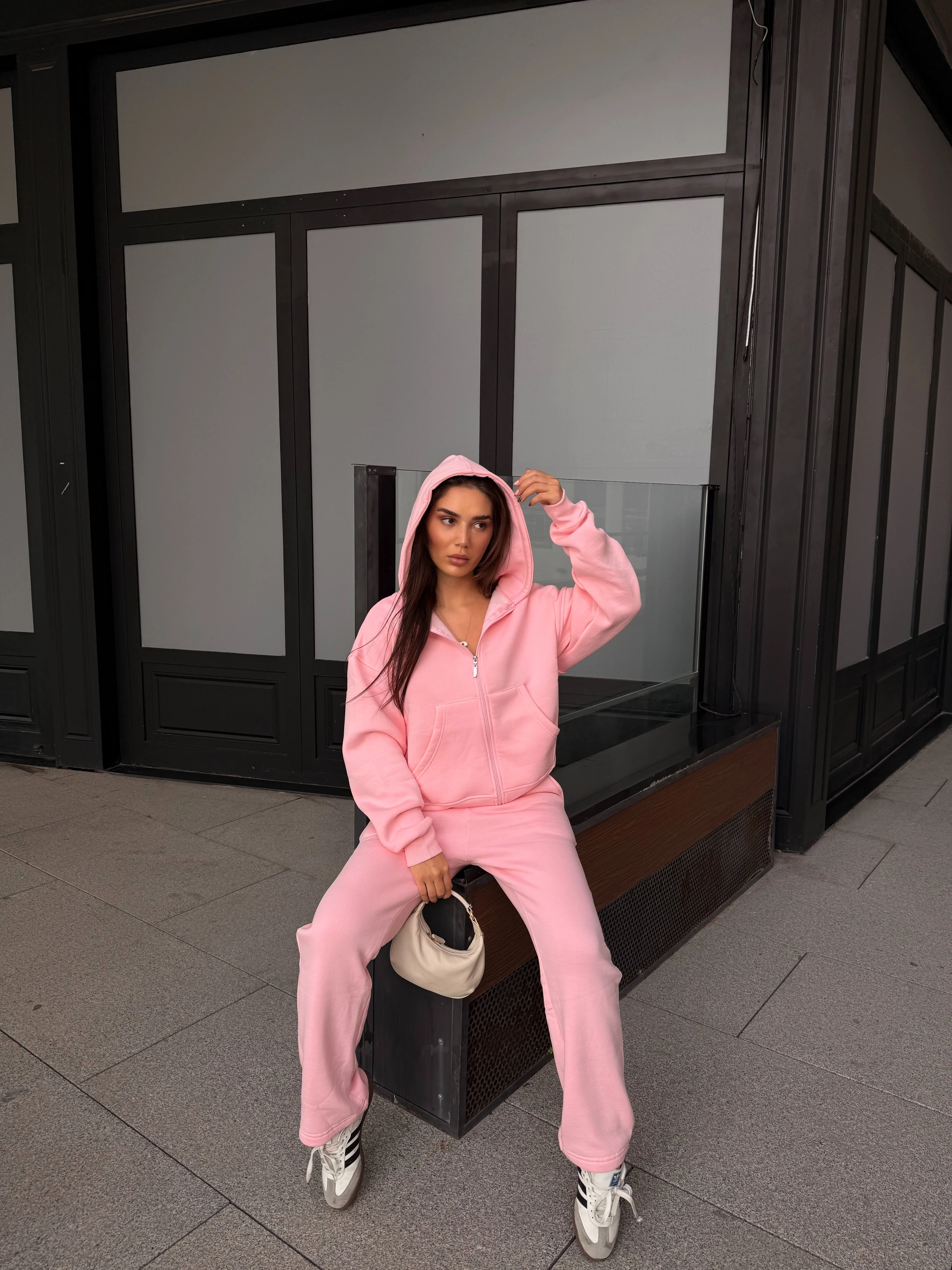 İçi Polar Oversize Kesim Kapüşonlu Fermuarlı 3 İplik Kadın Eşofman Takımı