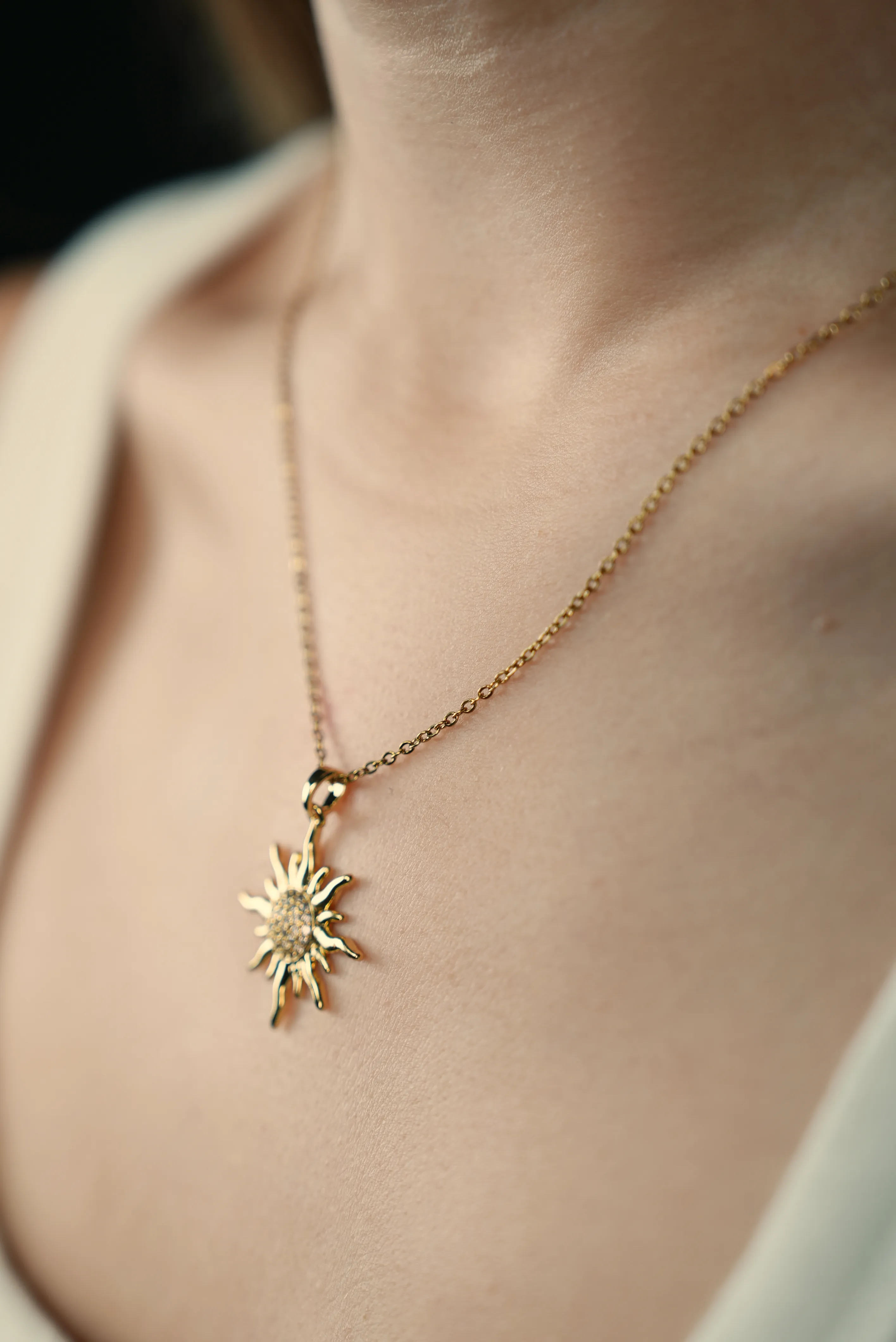 Gold Güneş Kolye