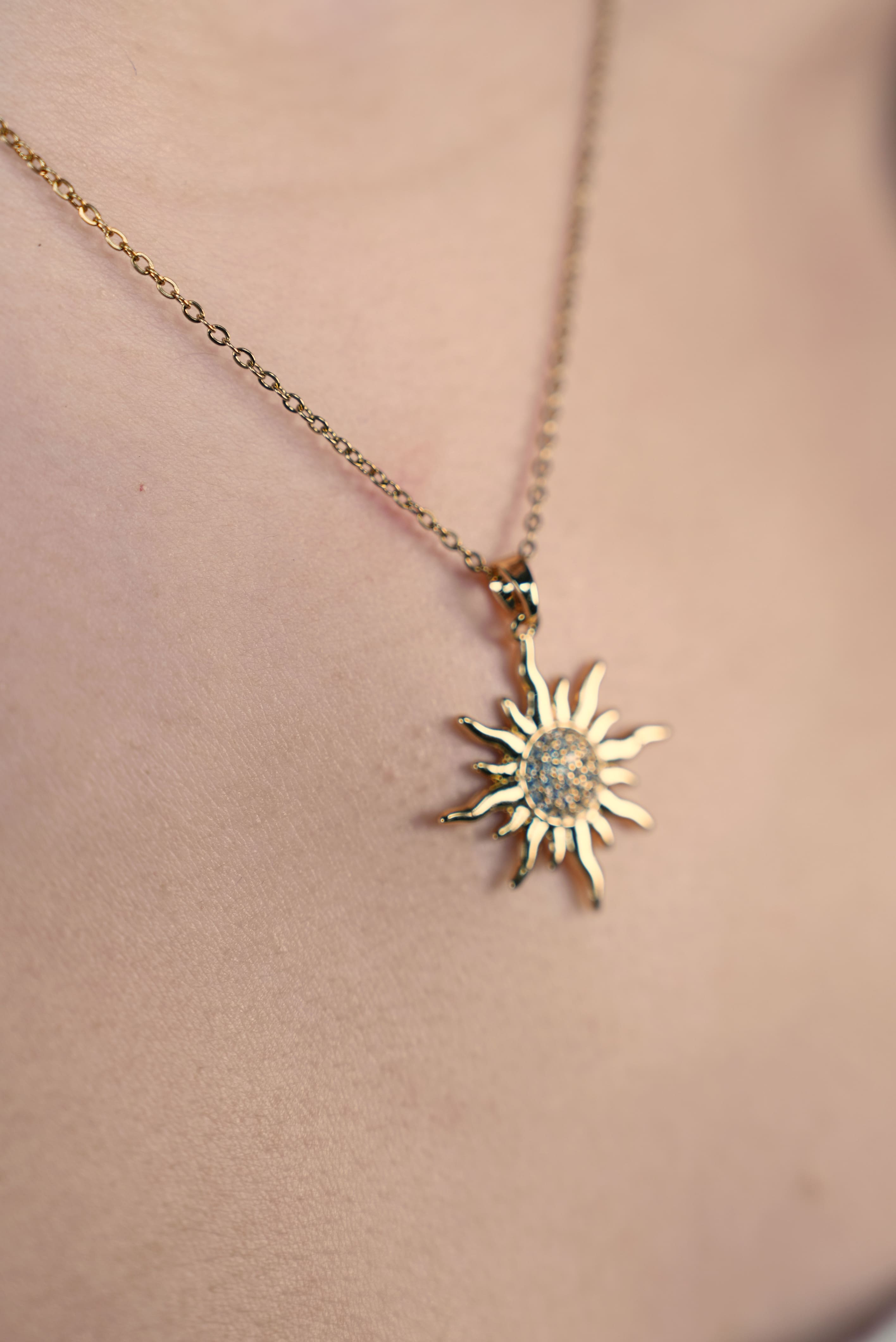 Gold Güneş Kolye