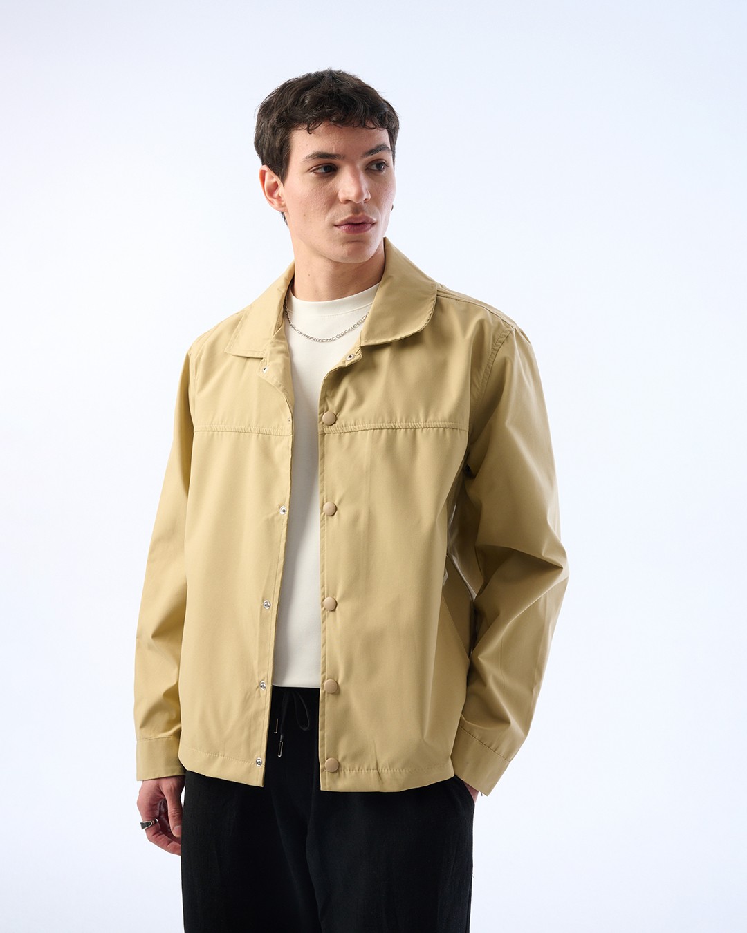 Erkek Oversize Kesim İnce Ceket, Çıtçıt Detaylı, Trenç Kumaş, Su İtici Kumaş - krem