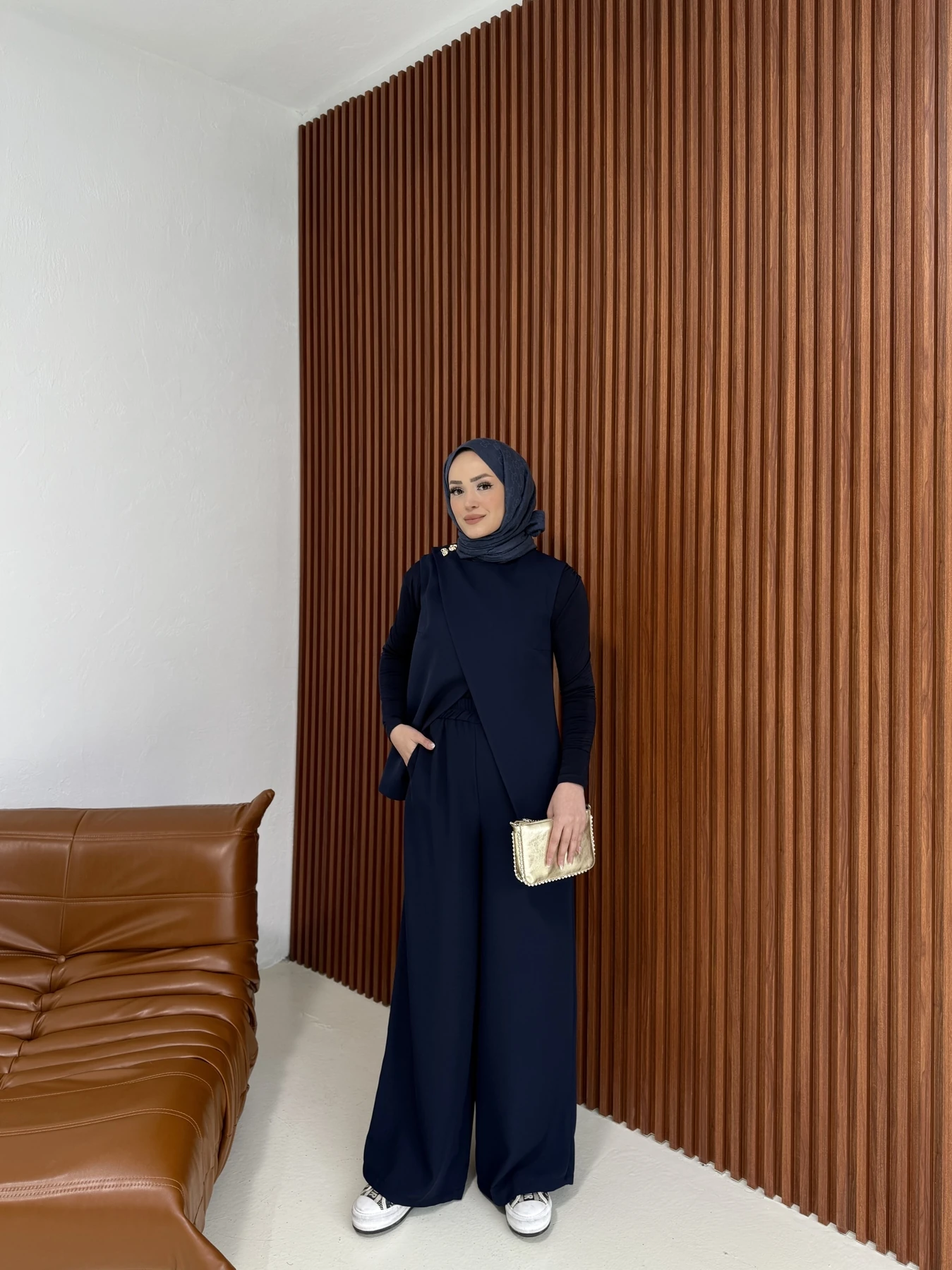 Düğme Detaylı Krep Yelek 32-2302