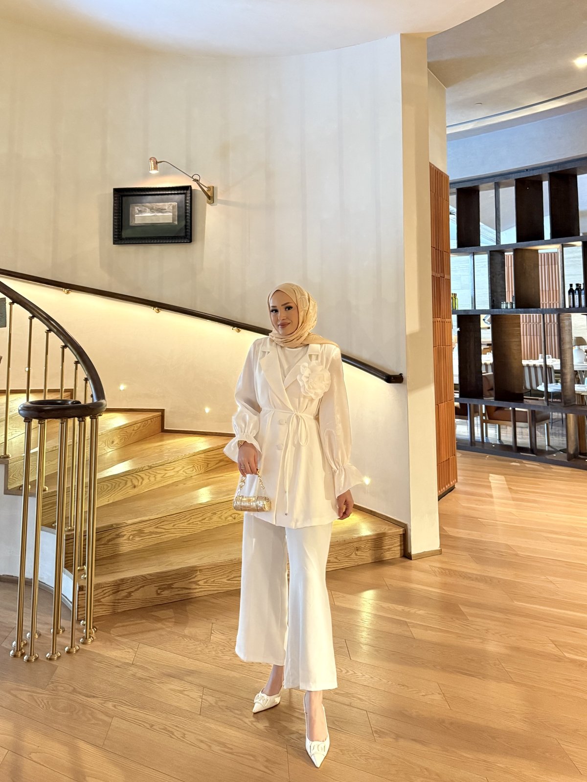 Gül Broşlu Ceketli Takım 32-4016