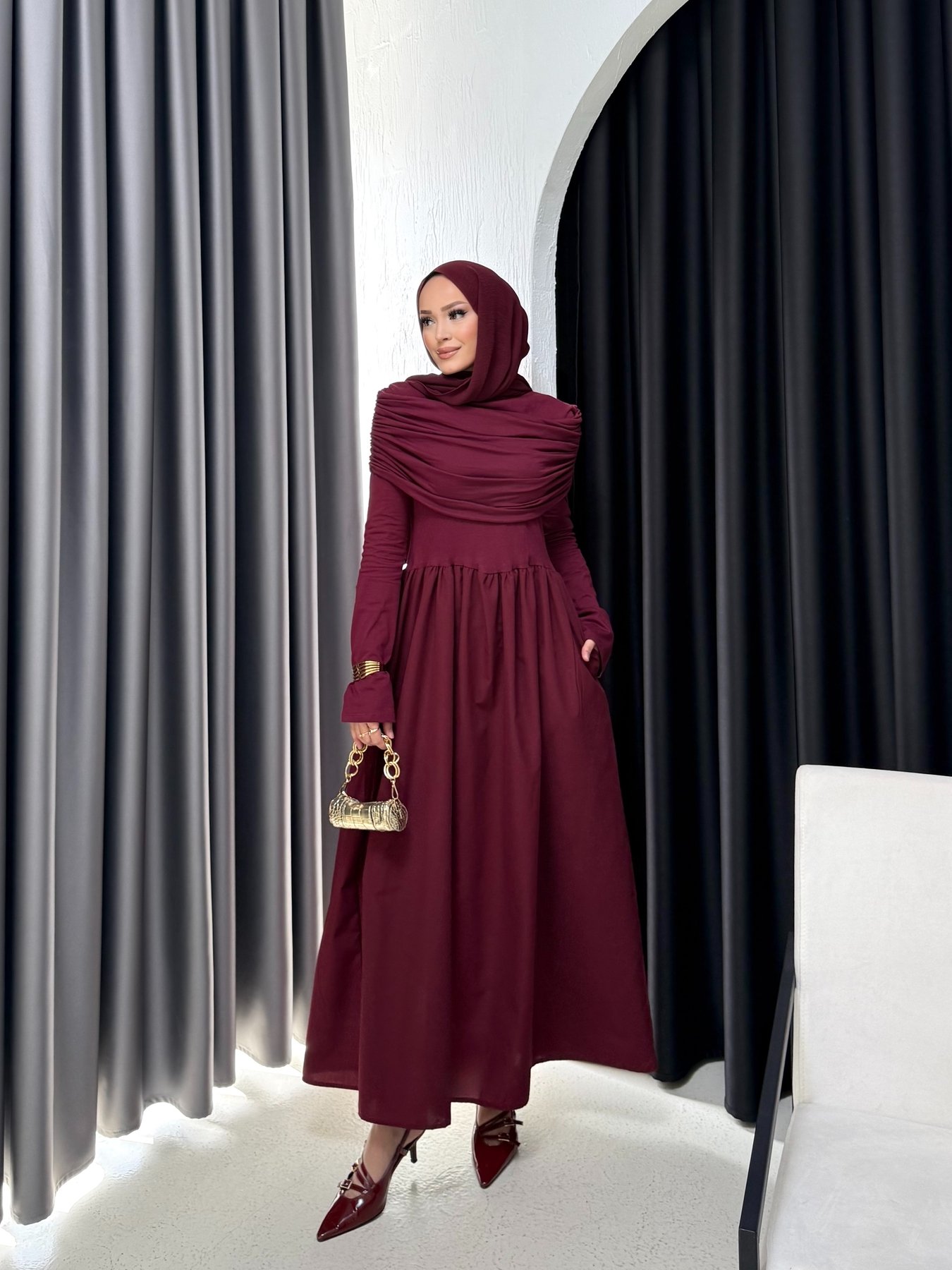 Yaka Detaylı Elbise 68-6170