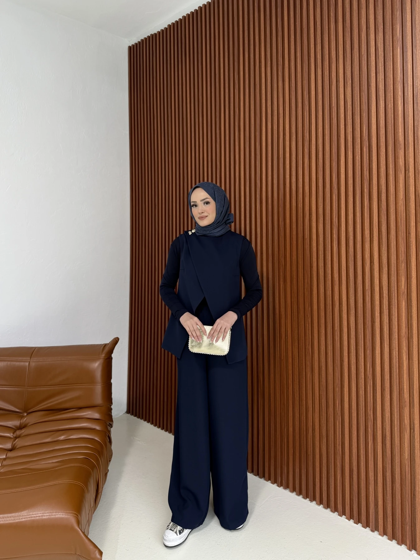 Düğme Detaylı Krep Yelek 32-2302