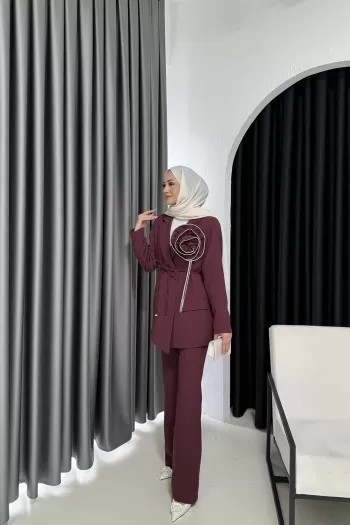 Gül Broşlu Krep Ceketli Takım 32-4009