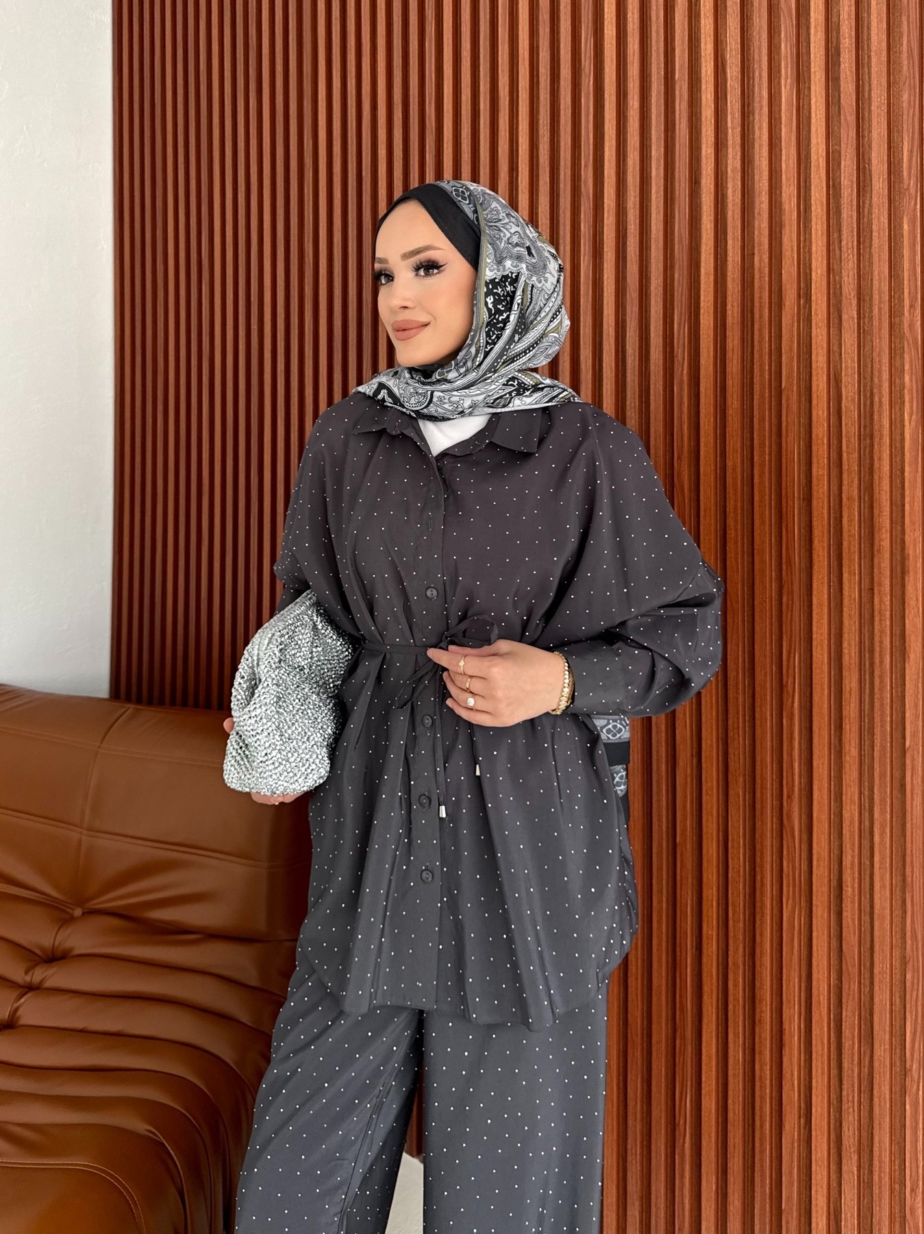 Taşlı Gömlekli Takım 32-2360