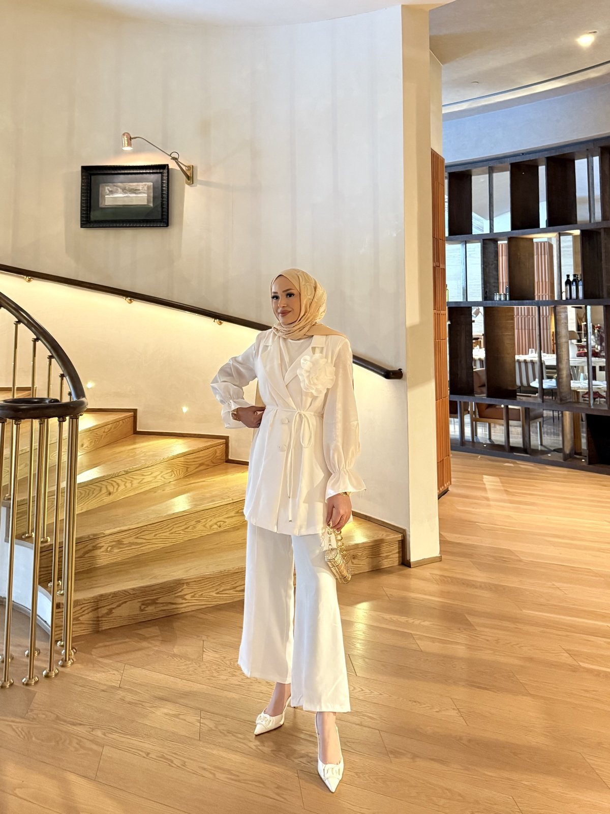 Gül Broşlu Ceketli Takım 32-4016