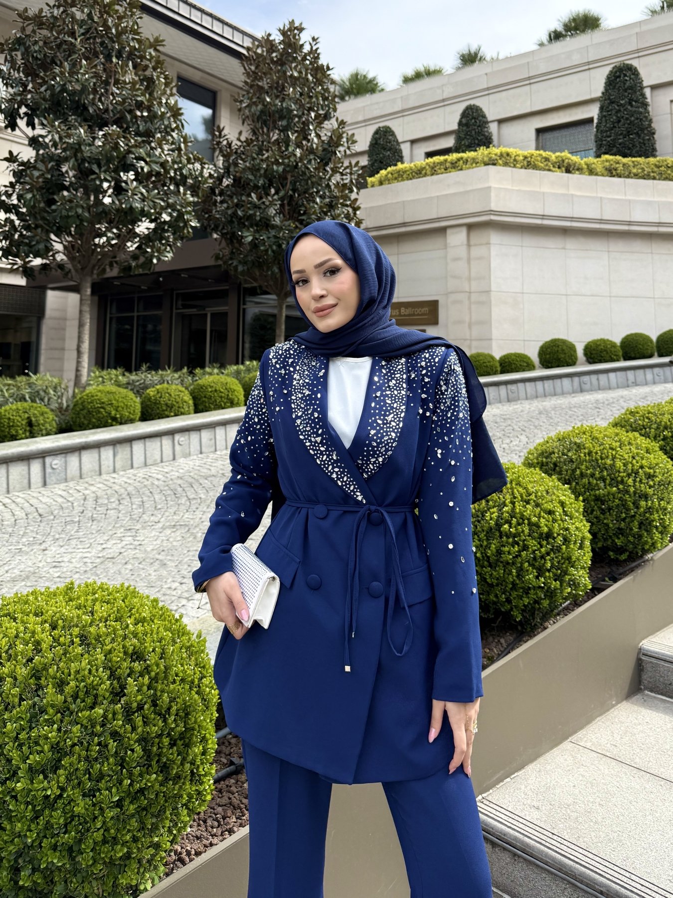Taşlı Krep Ceketli Takım 32-4011